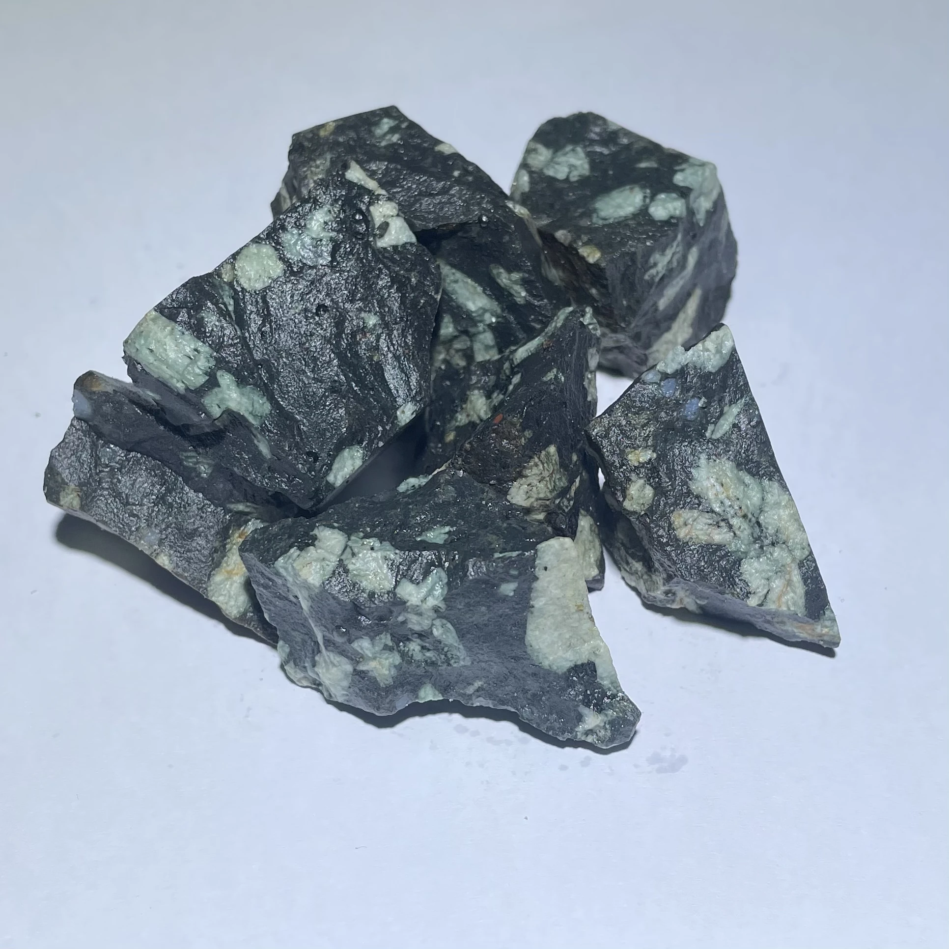 Wholesale Raw Quartz Gemstone Precious Stones Rough Stone Mineral Irregular Reiki Chakra Crystals Healing Stones