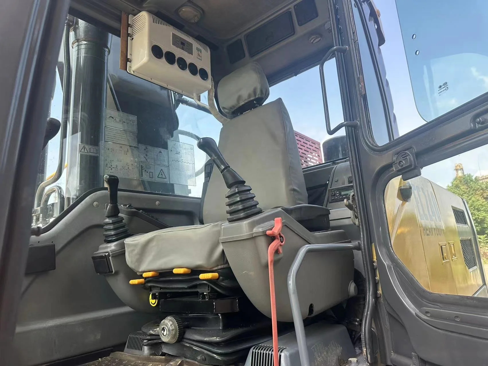 VOLVO EC240 used machinery high quality as well as low mileage fuel-effective