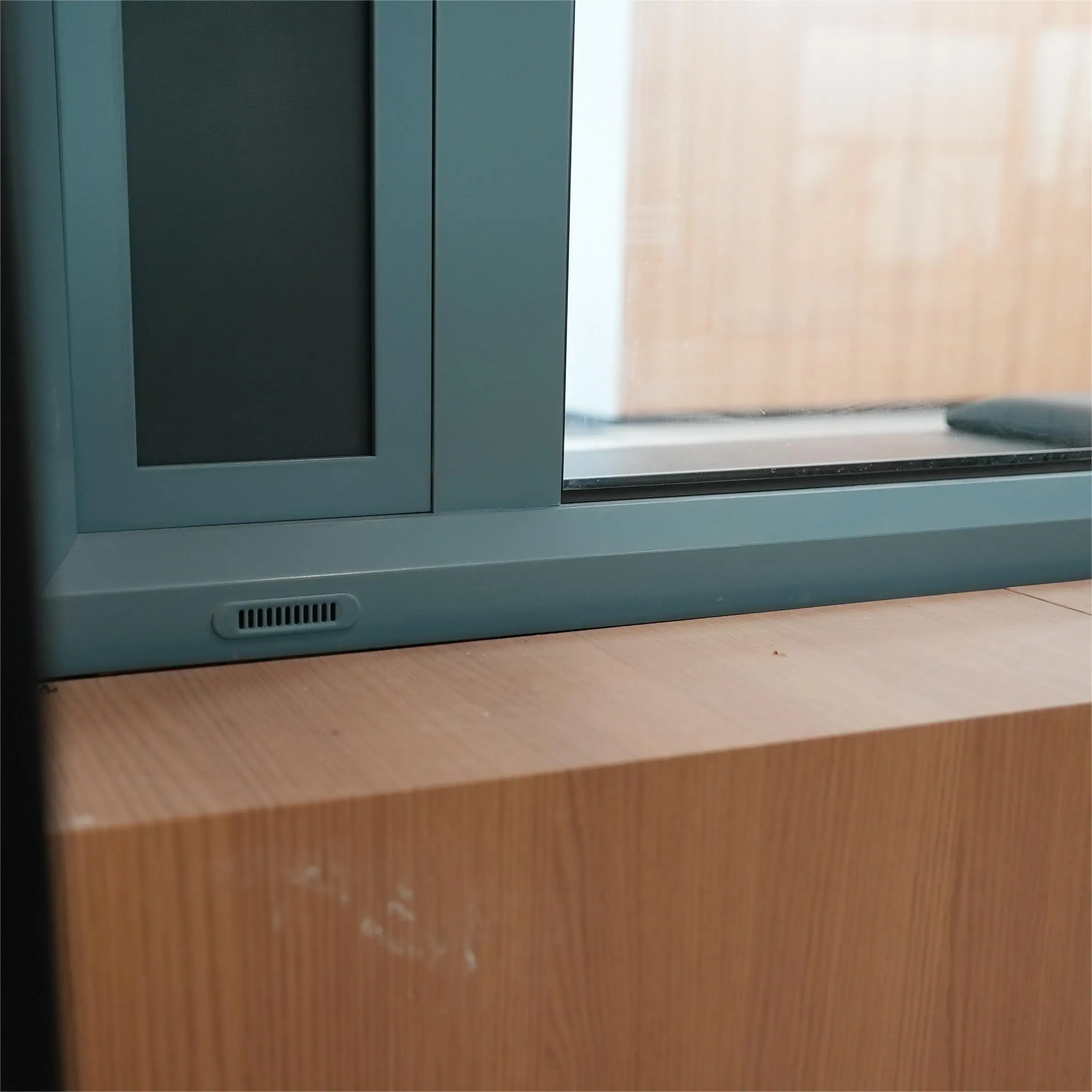 Hot Selling Micro Ventilation Smart Windows Double Panel Glass  Inward Opening Aluminum Windows for Villas