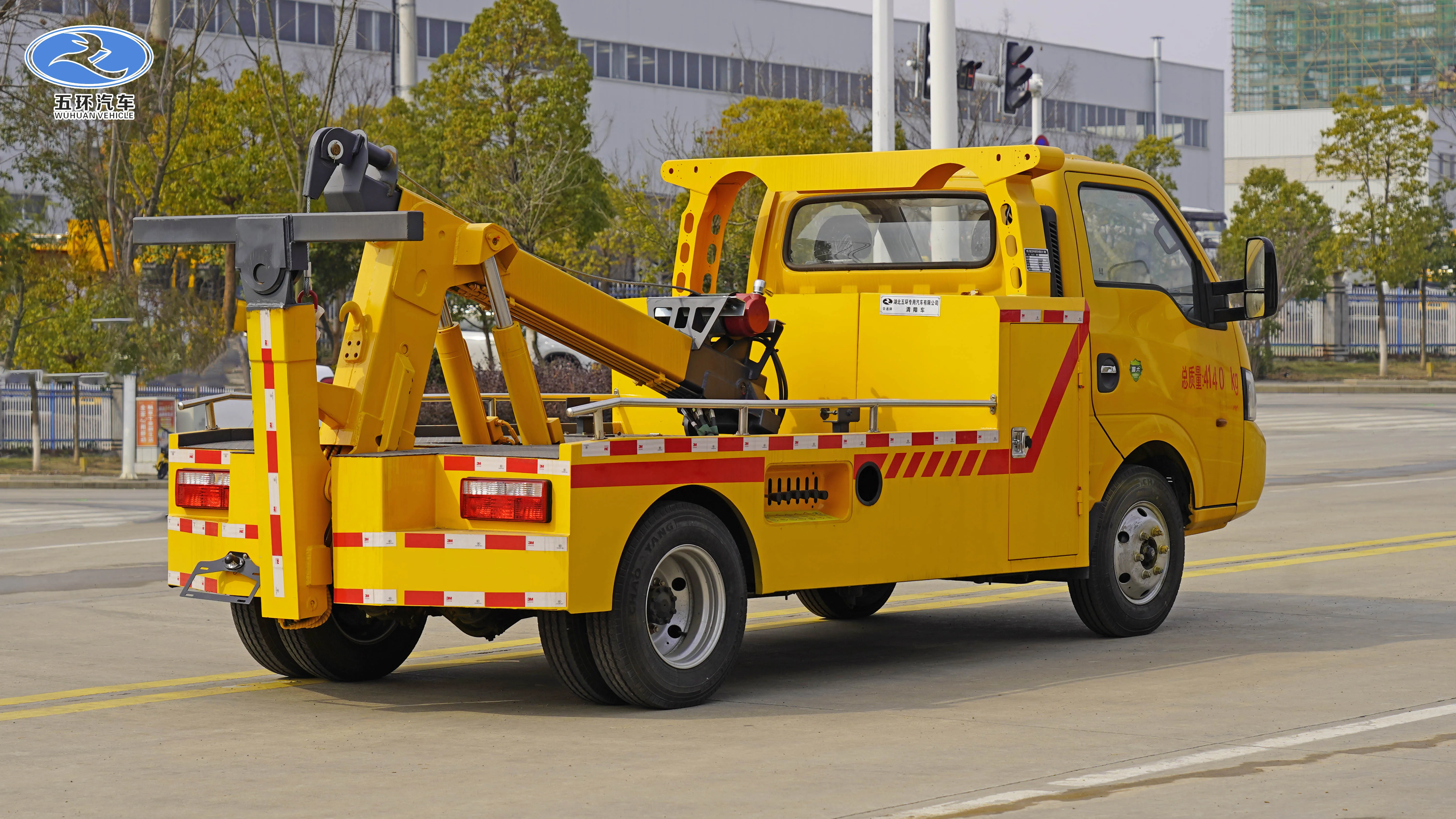Highway Emergency Wrecker Vehicle With 3 Ton Towing Capacity New Diesel Condition for Road Traffic Accident Car Recovery