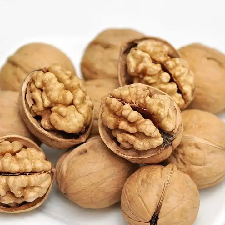 Walnuts Current New Crop In shell best choice Nut, Number one quality - Packed in a 5 lbs. (80 oz.) Bag/Box