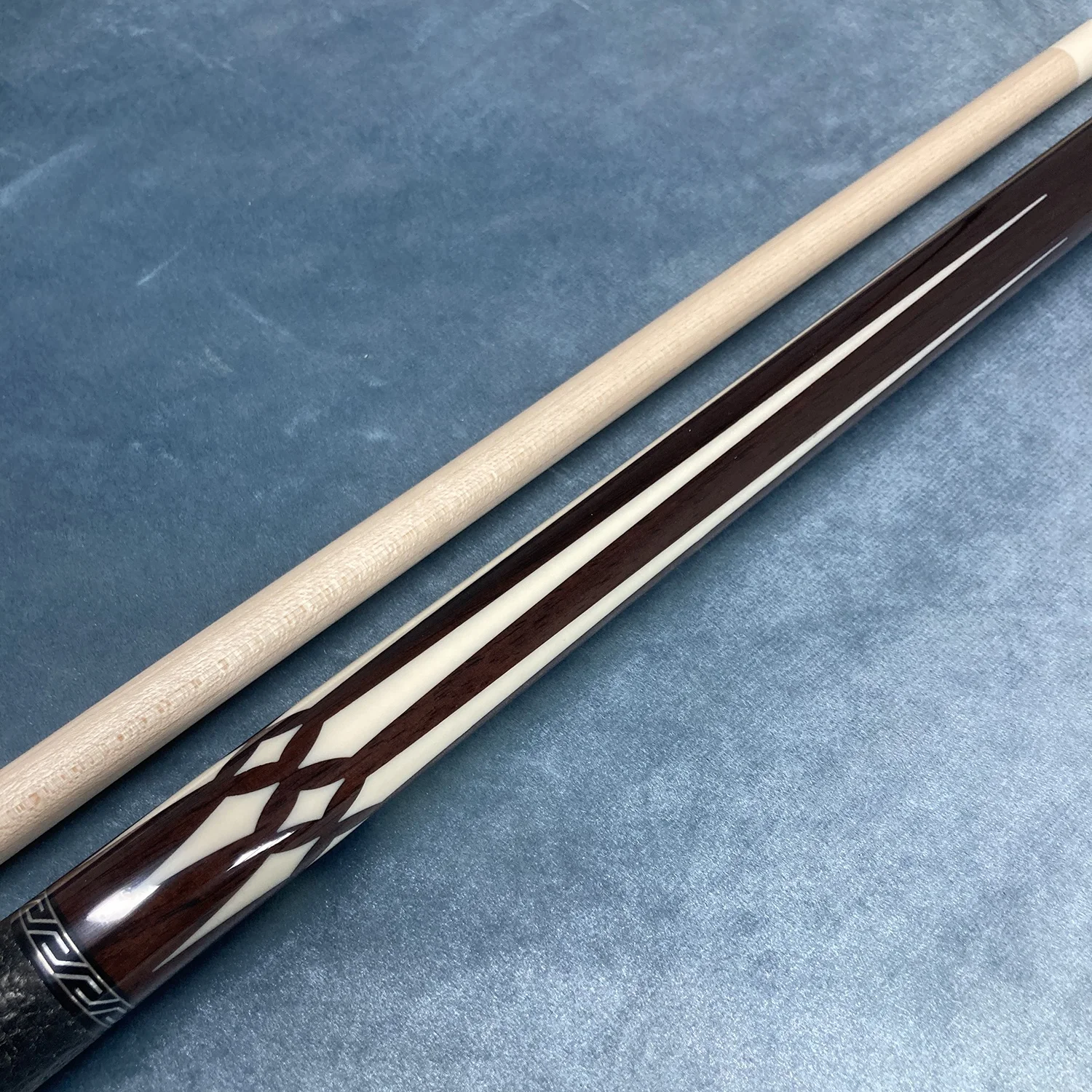 58 inch Handmade Engraving pattern pool cue stick