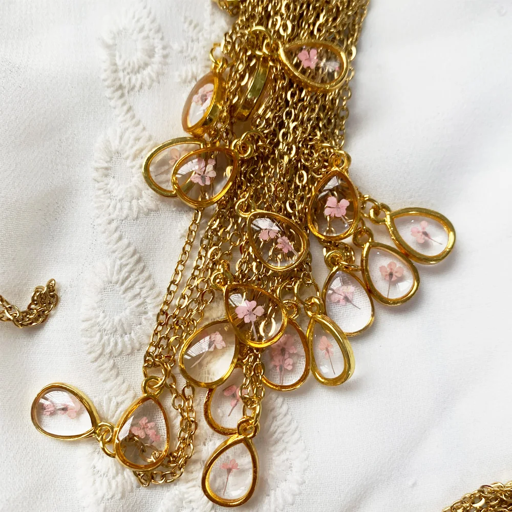 Different Color Chinese Factory Clear Gold 4 Leaf Clover Water Drop Resin Dried Flower Necklace