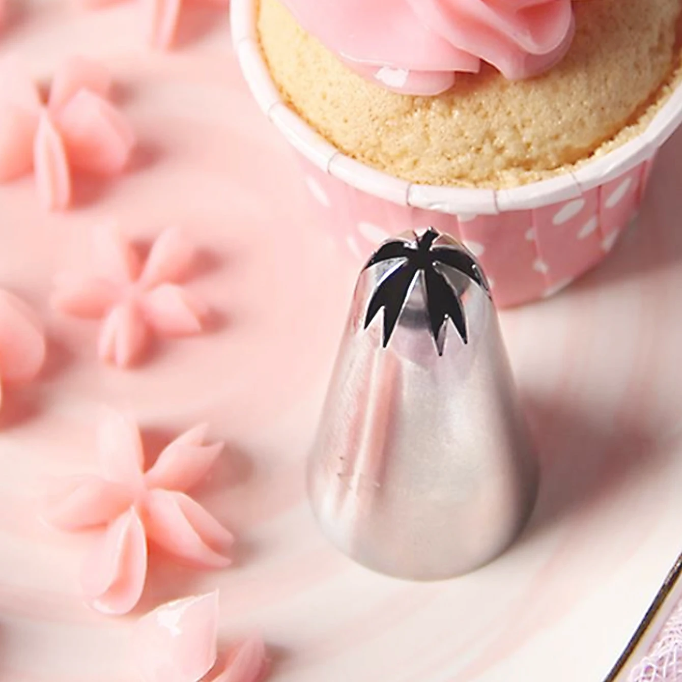 Hot Sale Piping Tips Cake Decorating Nozzle Icing Nozzles Bakes Flower 1M Cake Nozzles Cake Decorating Tool