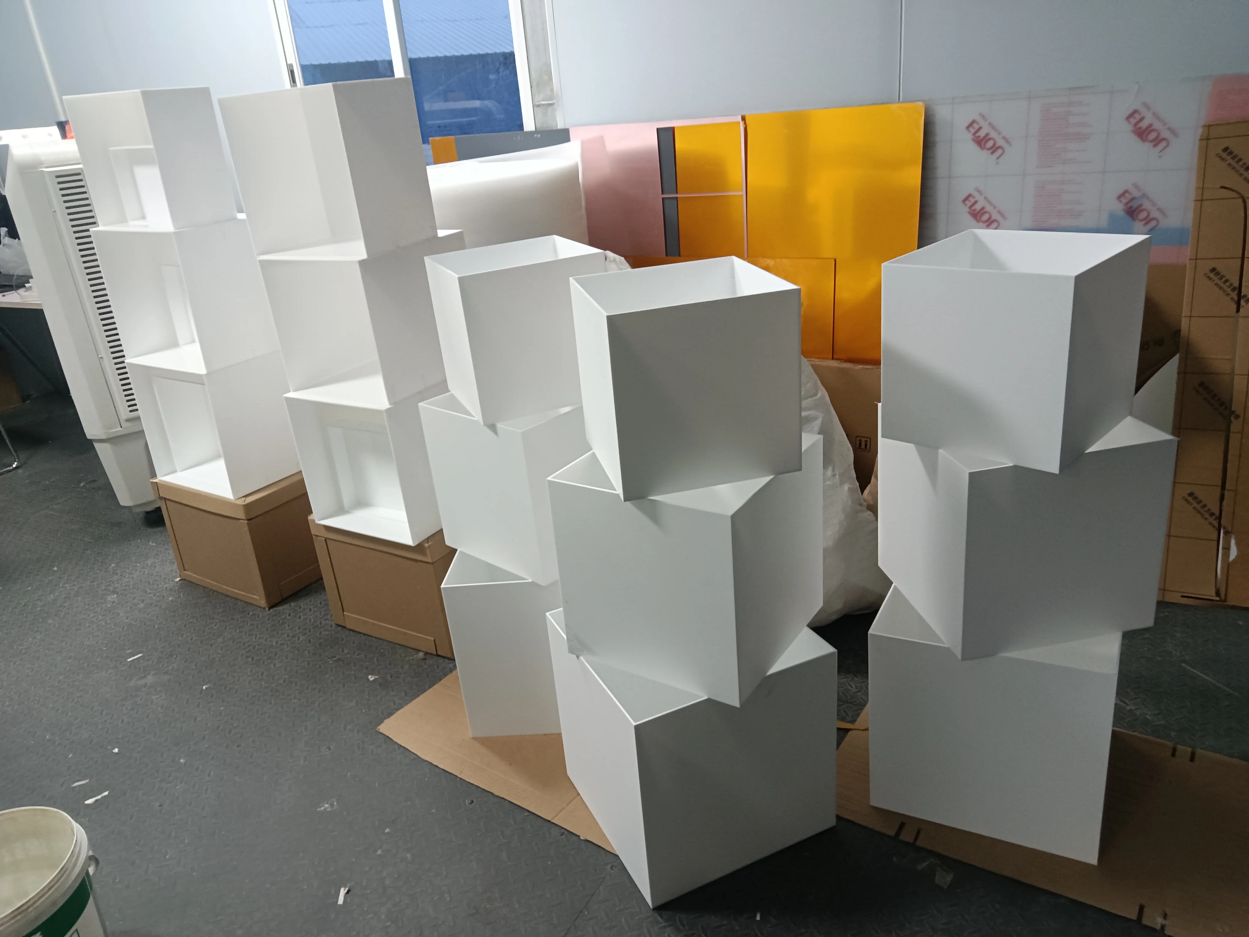 Factory Custom White Acrylic Display Cube Catering Buffet Risers for Food Display Stand Customizable Food Table Dinnerware