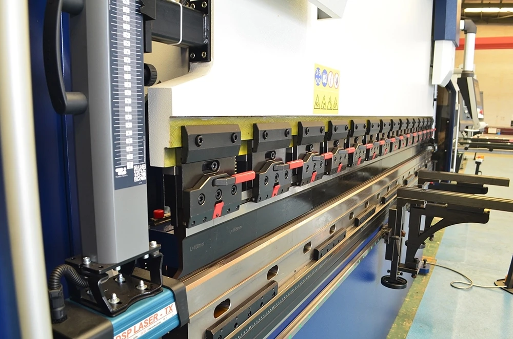 Hydraulic press brake 4 Axis metal bending machine 80T 3d servo CNC delem electric hydraulic press brake