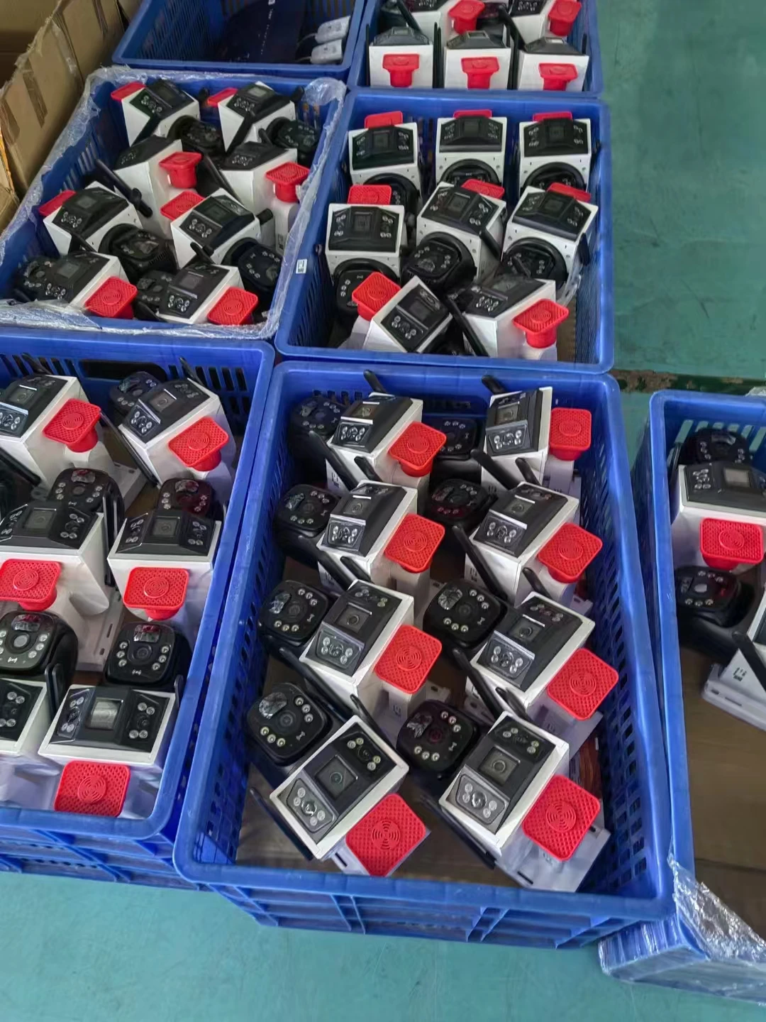 Solar Power System of CCTV Camera 30W/30AH with Battery Security Camera 4G Wifi Network All in One Connect Mobile App Monitoring