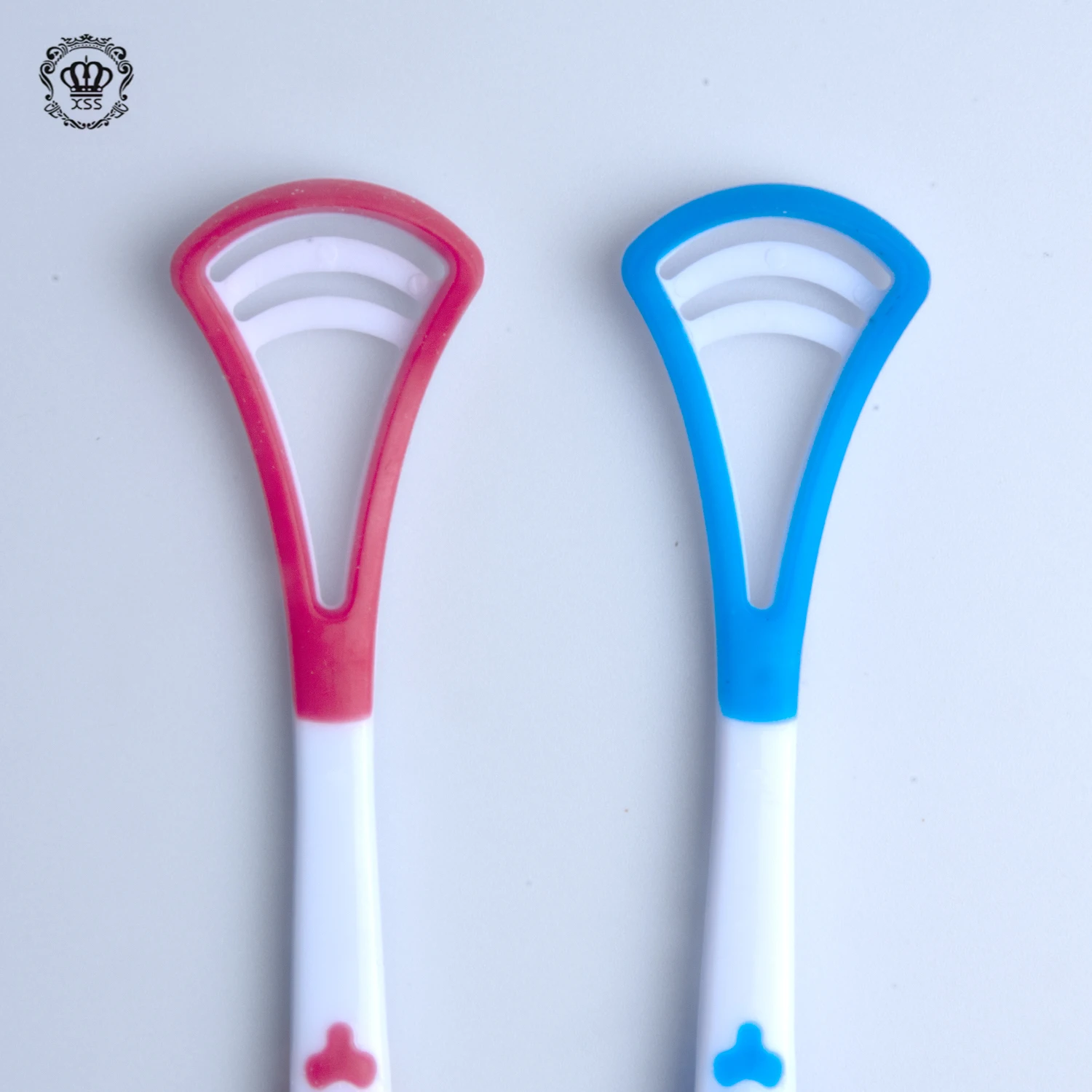 XiBrush Factory Supply Plastic Tongue Cleaning Oral Care Baby Adult Rubber Tongue Cleaner Scraper