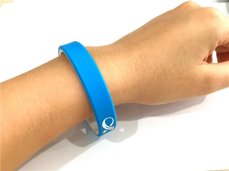 Factory Promotional OEM Silicone Bracelet Customized Branded Silicone Wristbands Rubber Hand Band