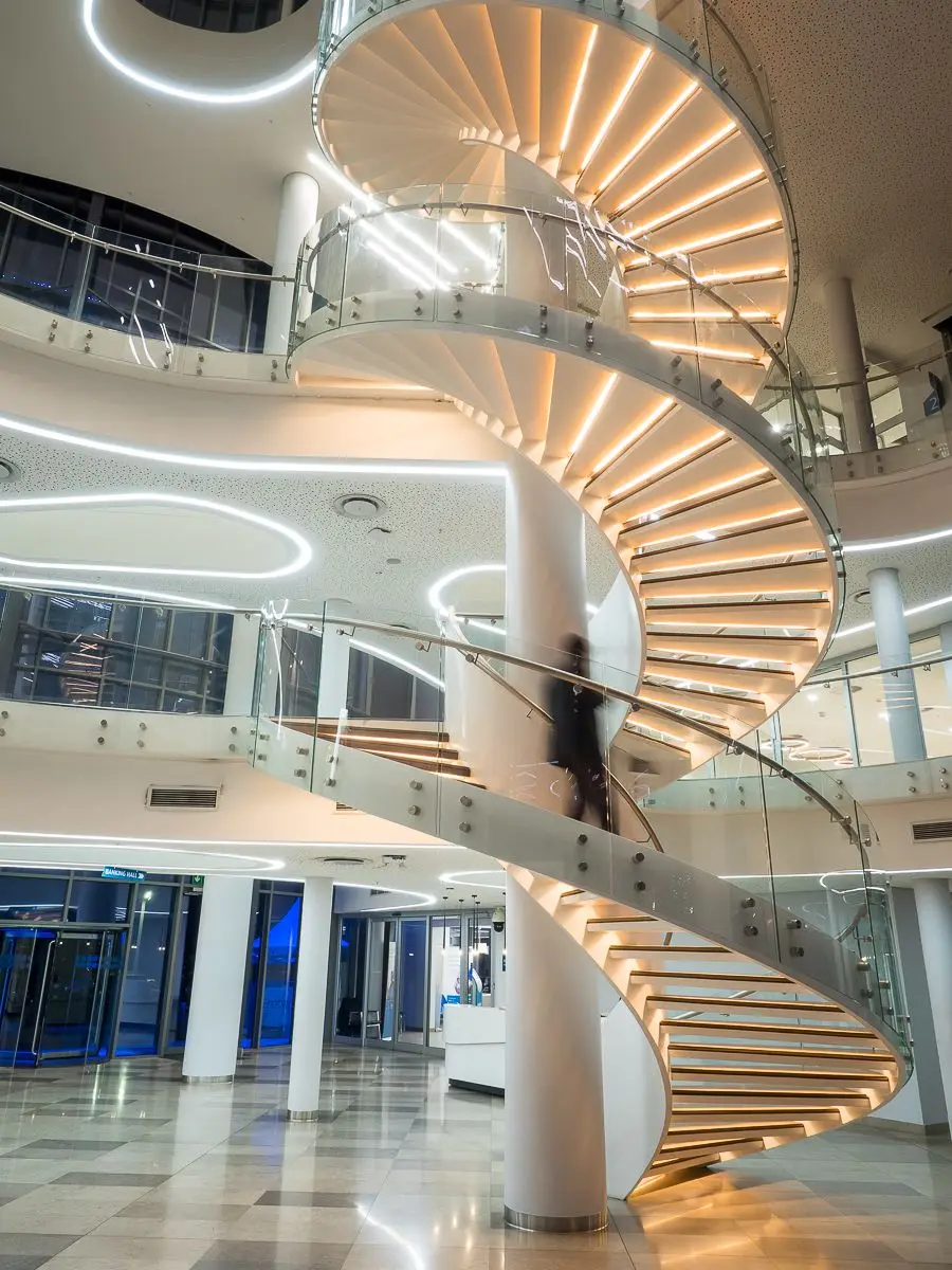 Curved/Arc spiral Staircase, Indoor staircase,Luxury Modern Home Decoration Glass decor stairs wooden Stairs