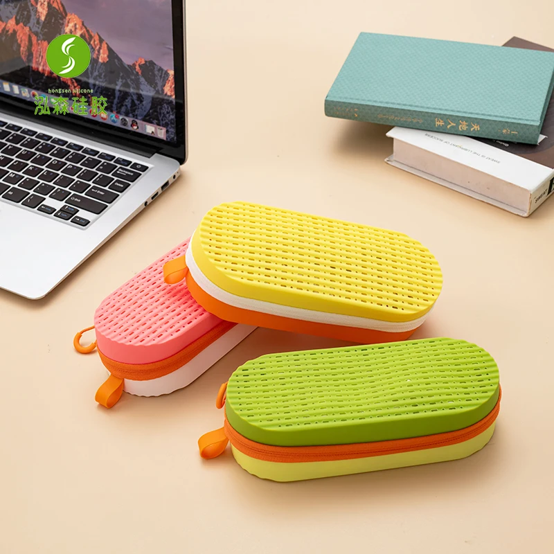 Silicone Breathable Holes Swimming Goggle Protective Case for Sports Glasses Sunglasses Eyeglasses Packaging