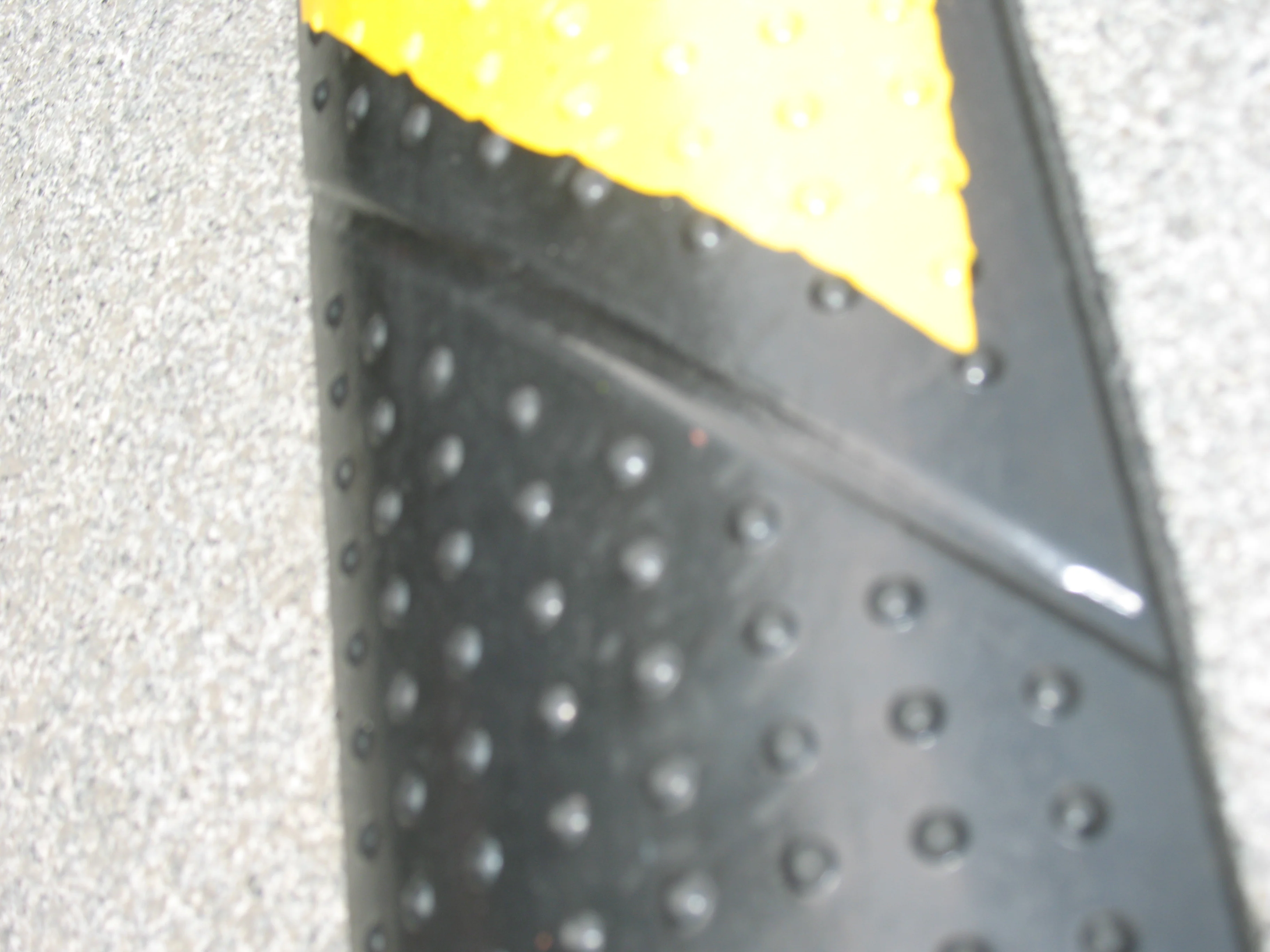 Китайский поставщик, проездная дорожка, миниатюрные скоростные удары, резиновый выключатель скорости на один метр