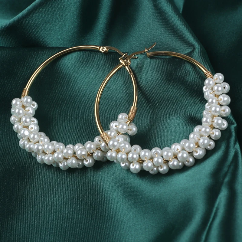 Wholesale elegant temperament 14K gold plated glass beads white hoop earrings