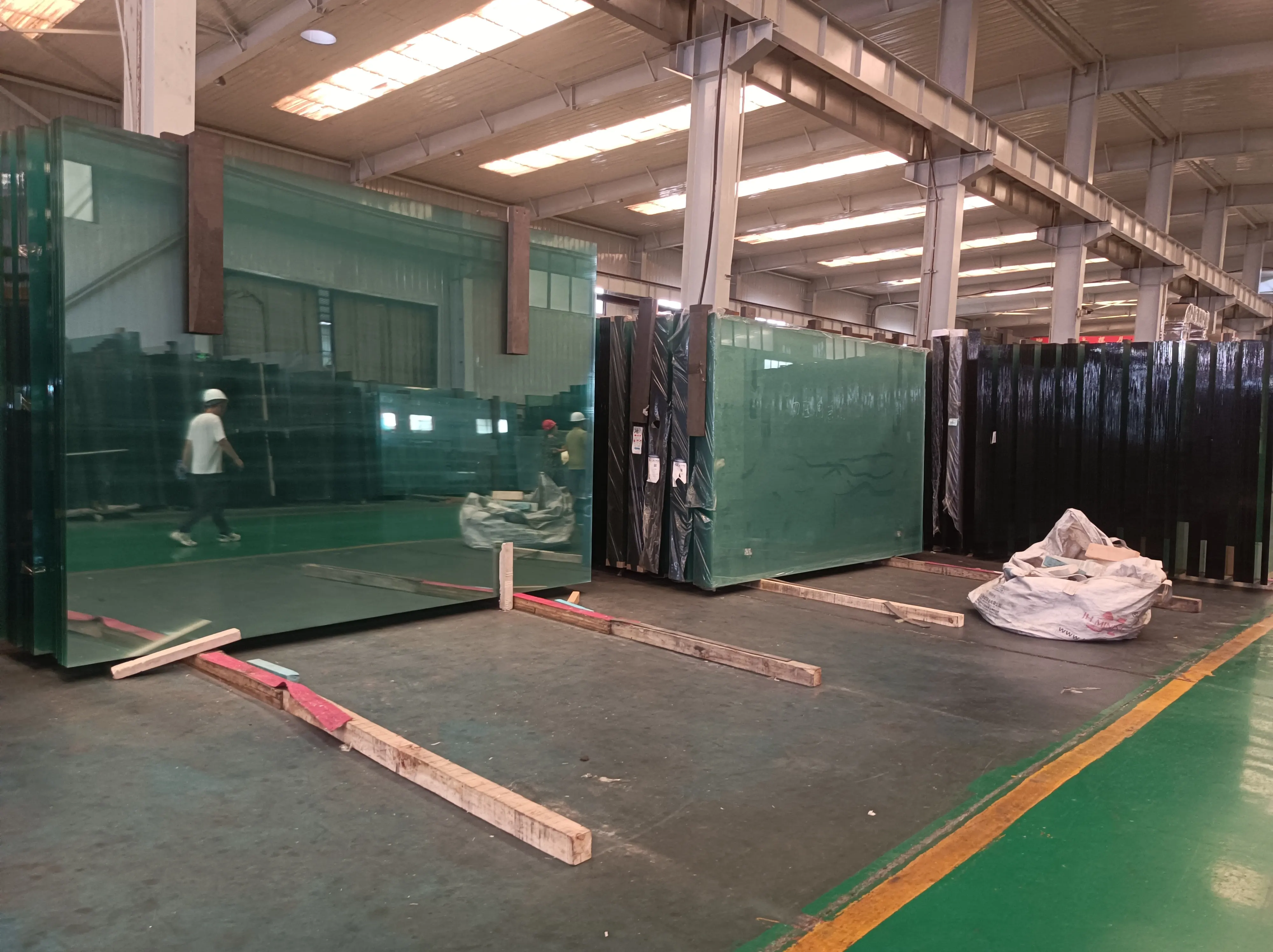 6mm 8mm 10mm 12mm Tempered Glass toughened clear low iron flat curved door shower screen glass from glass factory in China