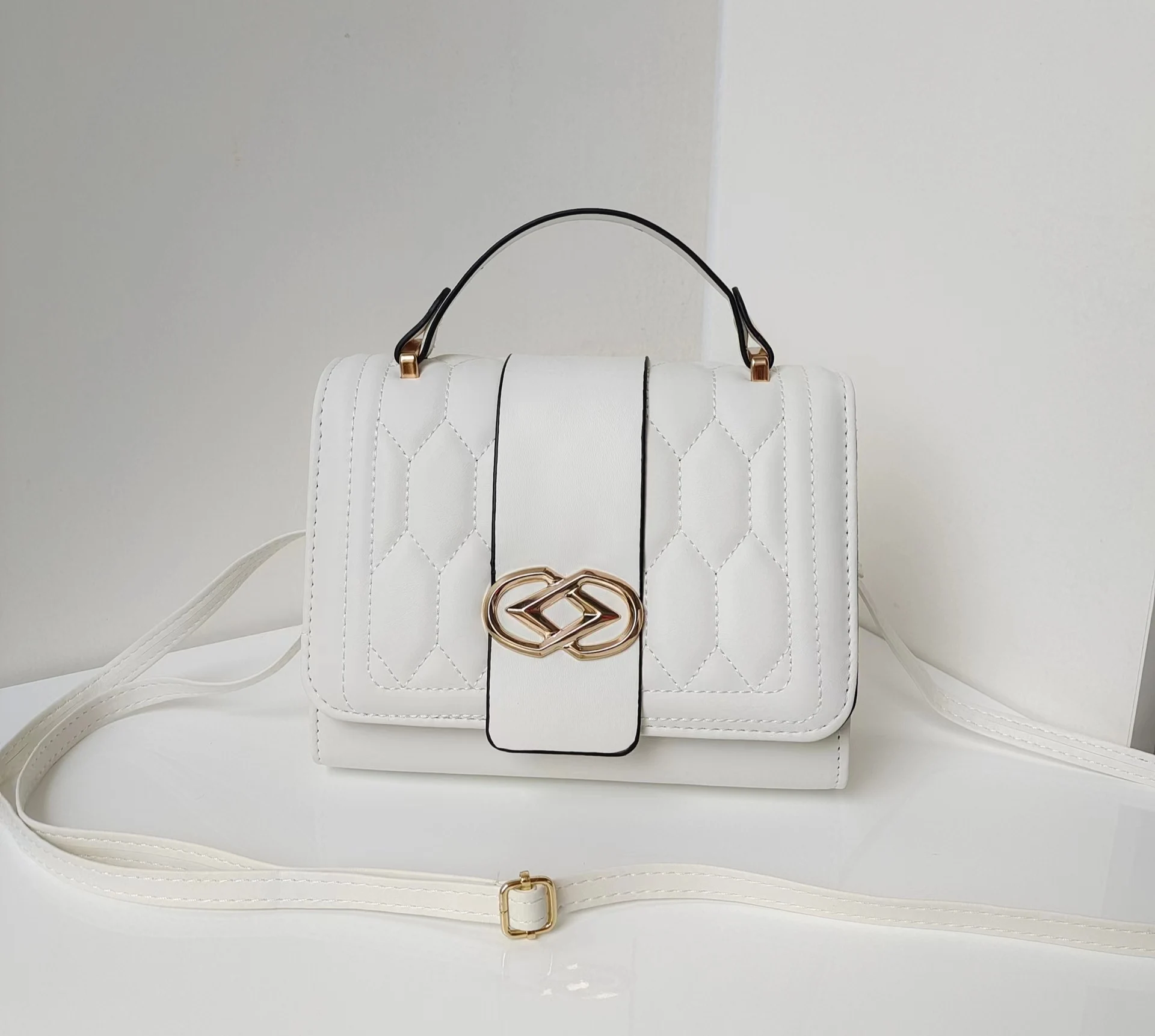 Портативная женская сумка через плечо