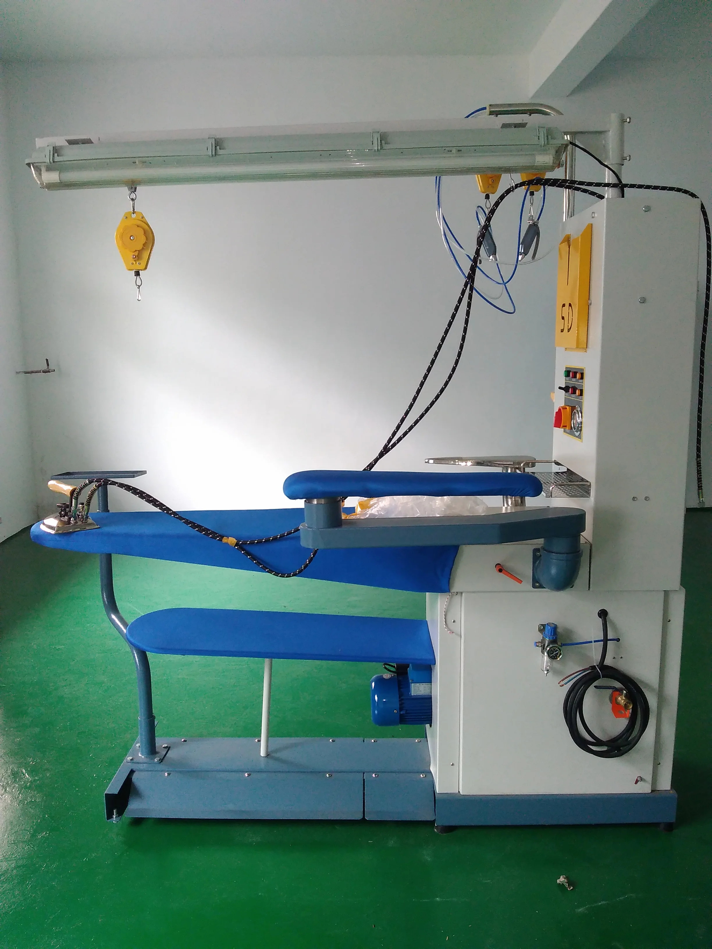 
2020 high quality easy operated vacuum ironing table clothes pressing machine with steam generator for laundry price 