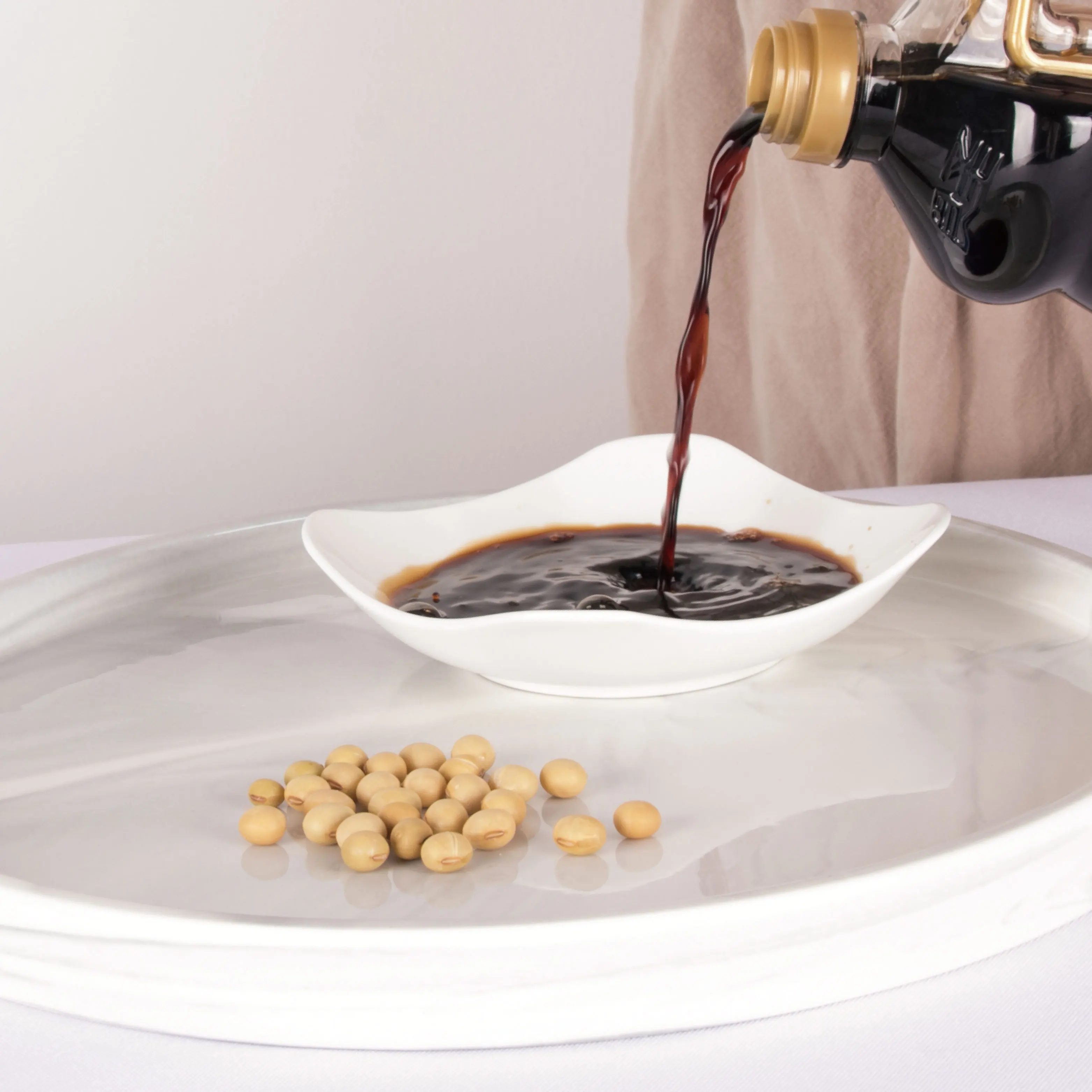 Chinese manufacturer hot soy sauce Samplcertified cooking sauce dark soya sauce for kitchen flavoring 2L