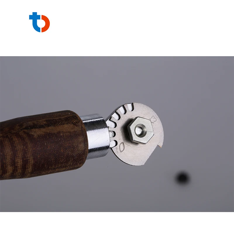 Conveyor belt repair tool kits for vulcanizing joint