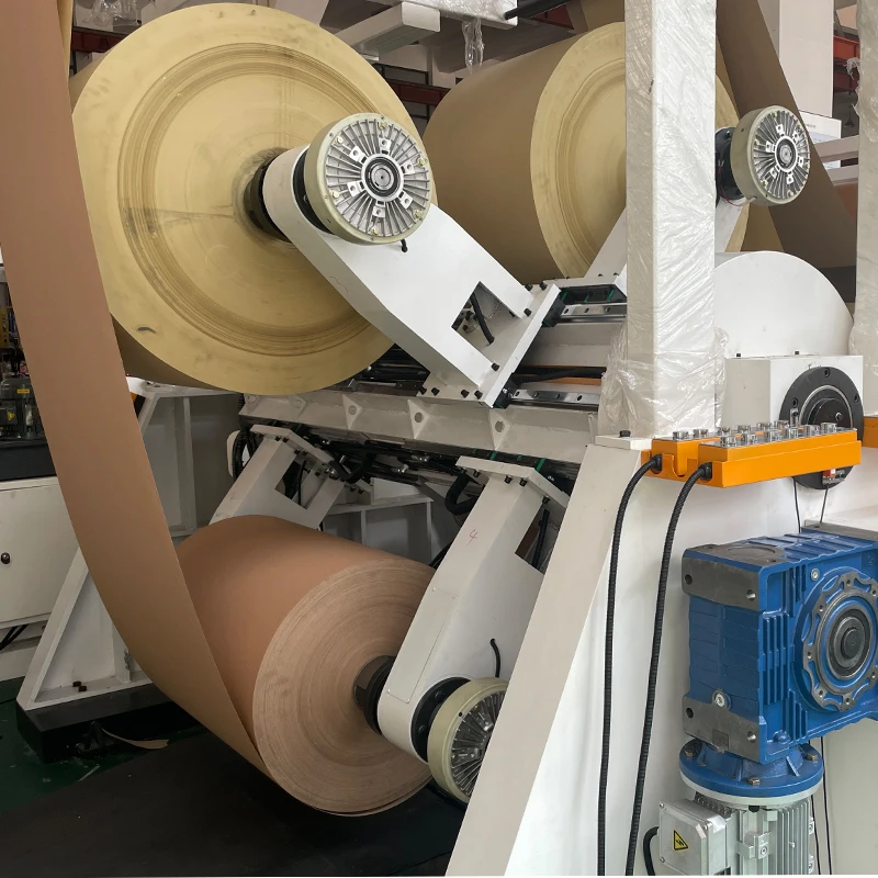 Автоматическая машина для обрезки бумаги в рулонах с вращающейся подставкой
