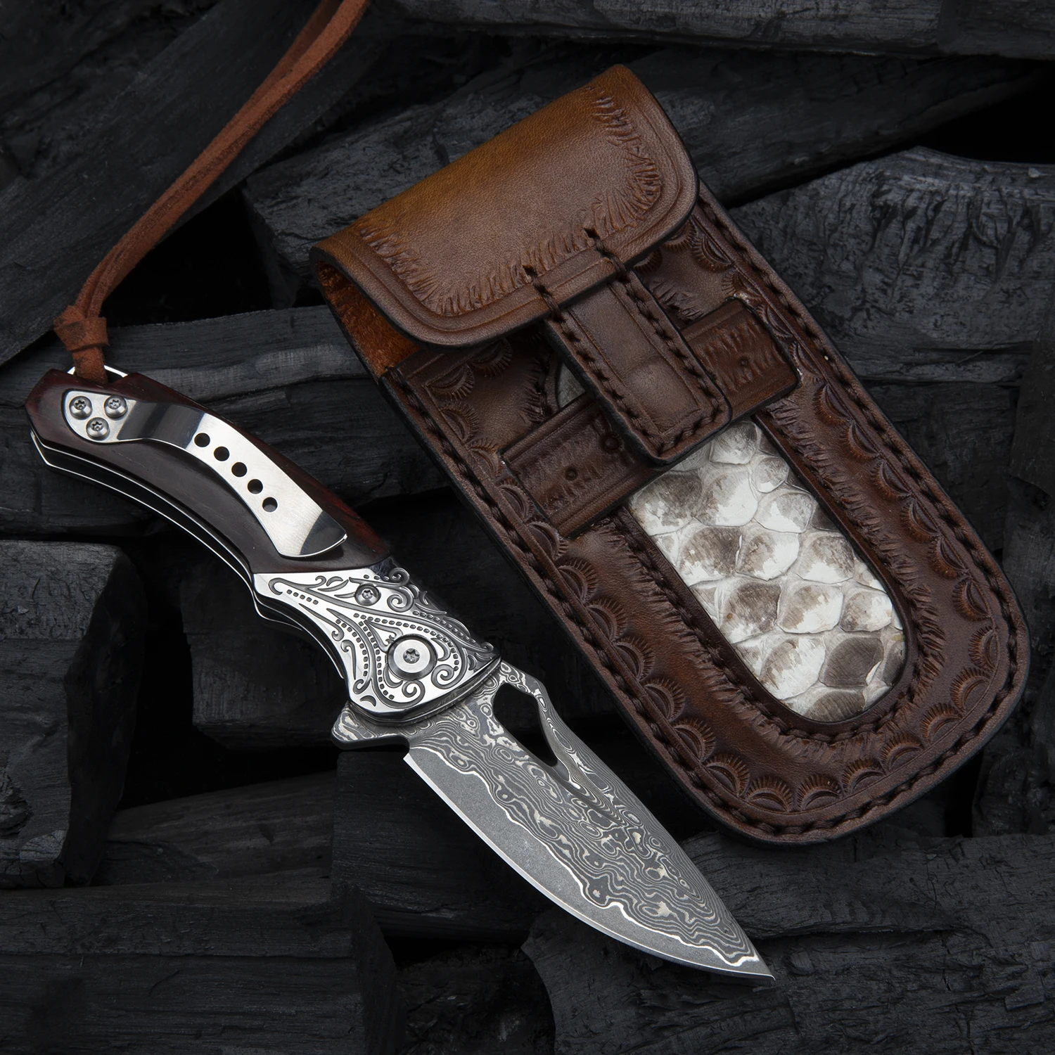 Handmade Outdoor Survival Hunting Leather Sheath EDC Knives Rosewood Damascus Steel Folding Pocket Knife with Clip