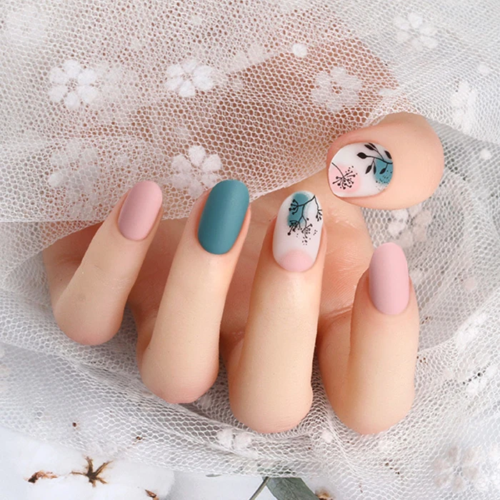 2024 Best Selling Designer Mixed Color Leaf Print Oval Style False Nails Short Matte Press On Nail