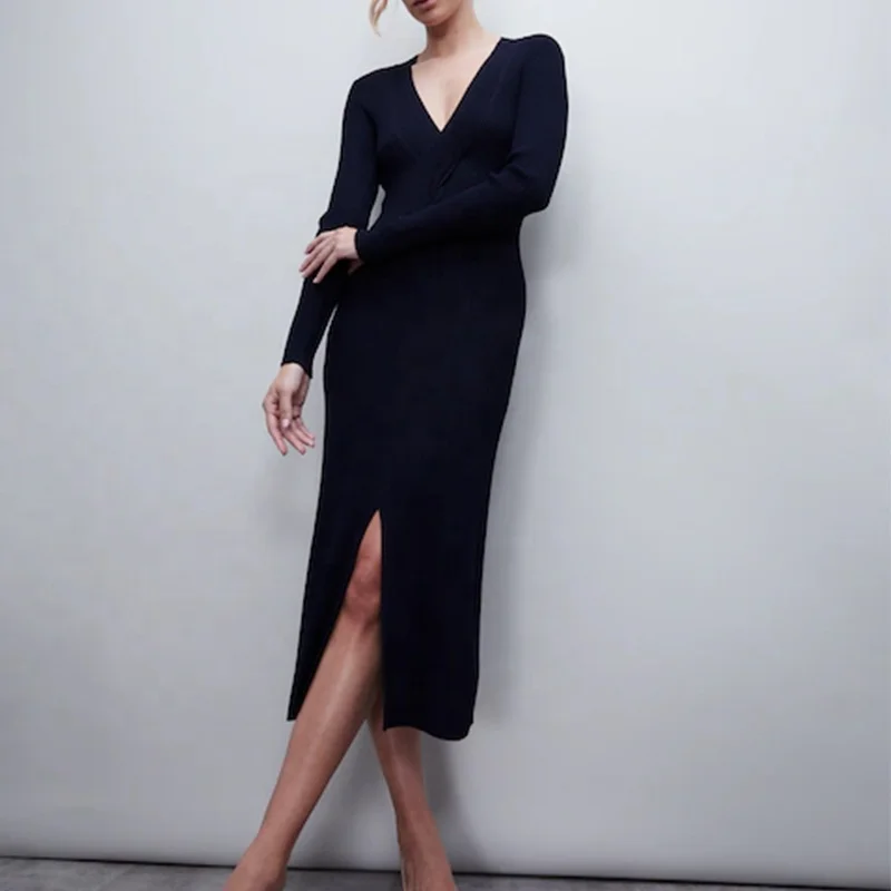 Женское платье-свитер с длинным рукавом и V-образным вырезом