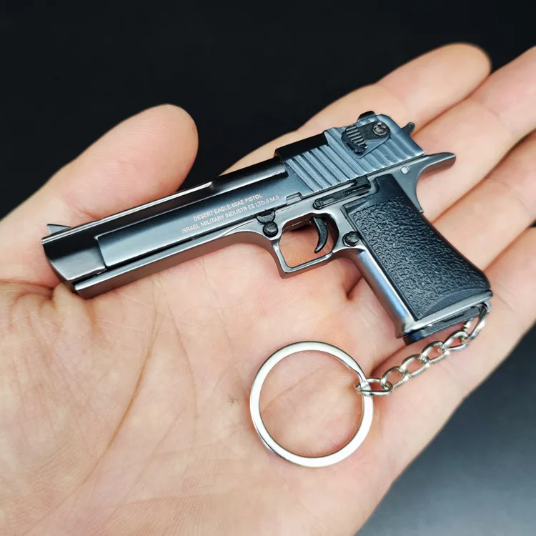 High quality 1:3 Metal model desert eagle keychain miniature toy gun alloy gun collectible toy gift pendant
