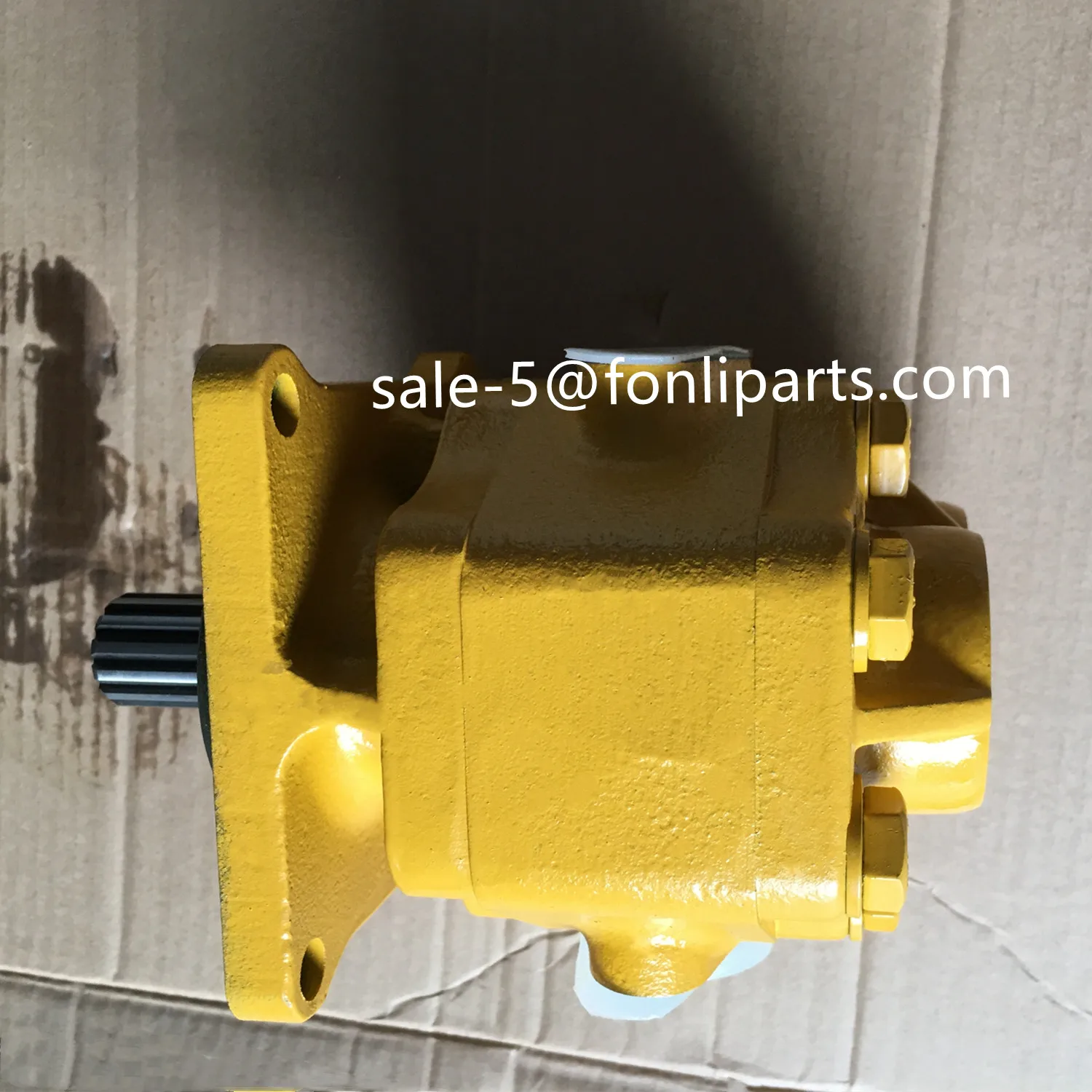 Original Shantui Bulldozer SD32 Transmission Pump 07433-71103