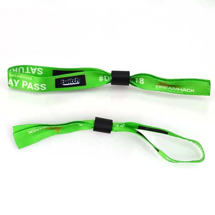 Oem бесплатный образец логотип на заказ спортивный фестиваль тканый браслет тканевый с пластиковым многоразовым слайдом