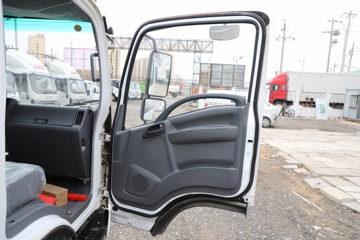 2023 Isuzu KV100 Новый турбодизельный фургон RWD механическая коробка передач Euro VI стандартное левое рулевое управление 4 205 метров