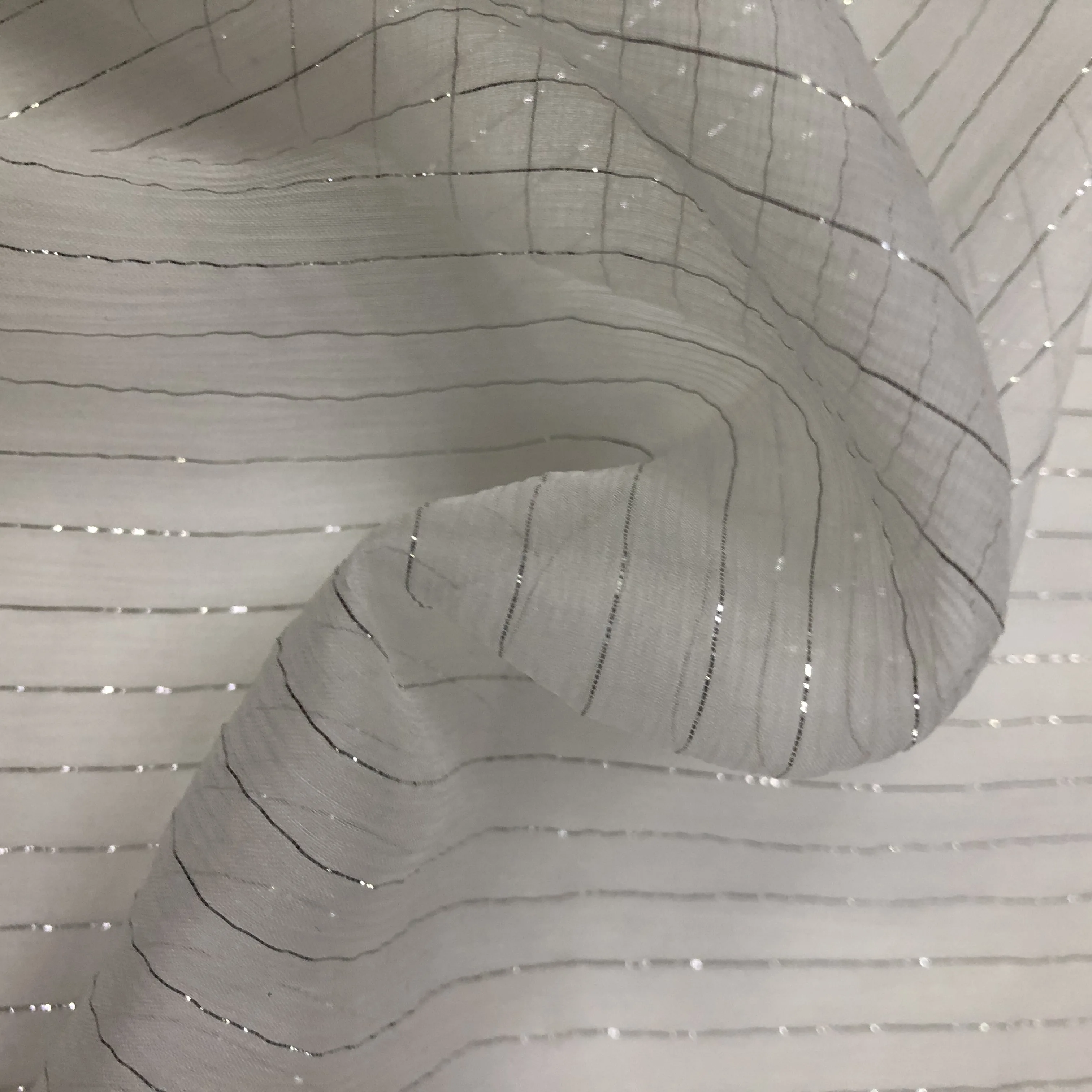 5 мм 100% чистый шелк шифон гофрированный ggt с серебряной Золотой люрексом ткань для женщин высокое качество одежды