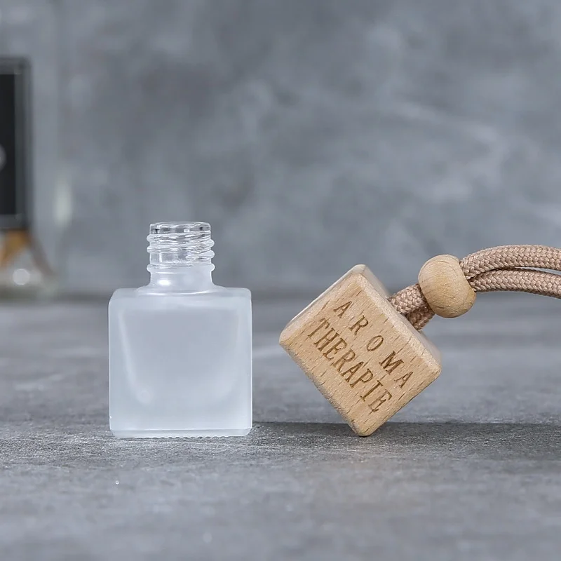 2022 Hot Sales Car Hanging Air Freshener Empty Frosted Car Perfume Bottle Glass Bottle Diffuser for Essential Oils