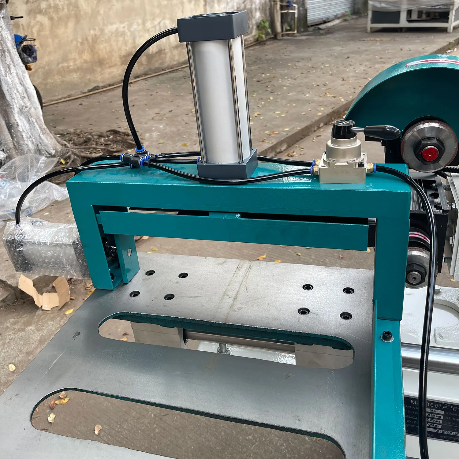 Five saw blade tenon cutting machine MJ105 single guide rail square wood mortise machine