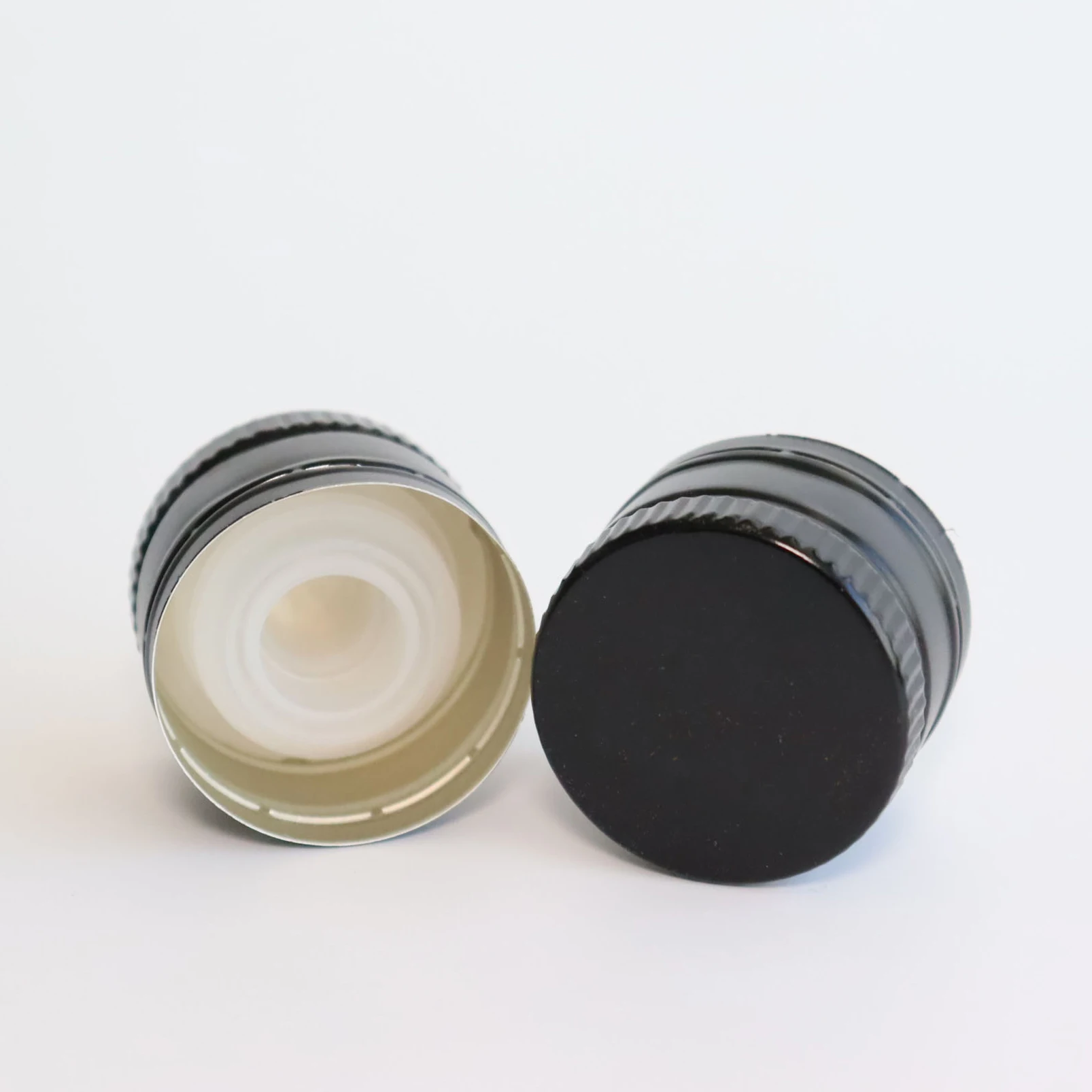 Customized Size Colors Aluminum Metal Thread Whisky Vodka Liquor Bottle Screw Cap
