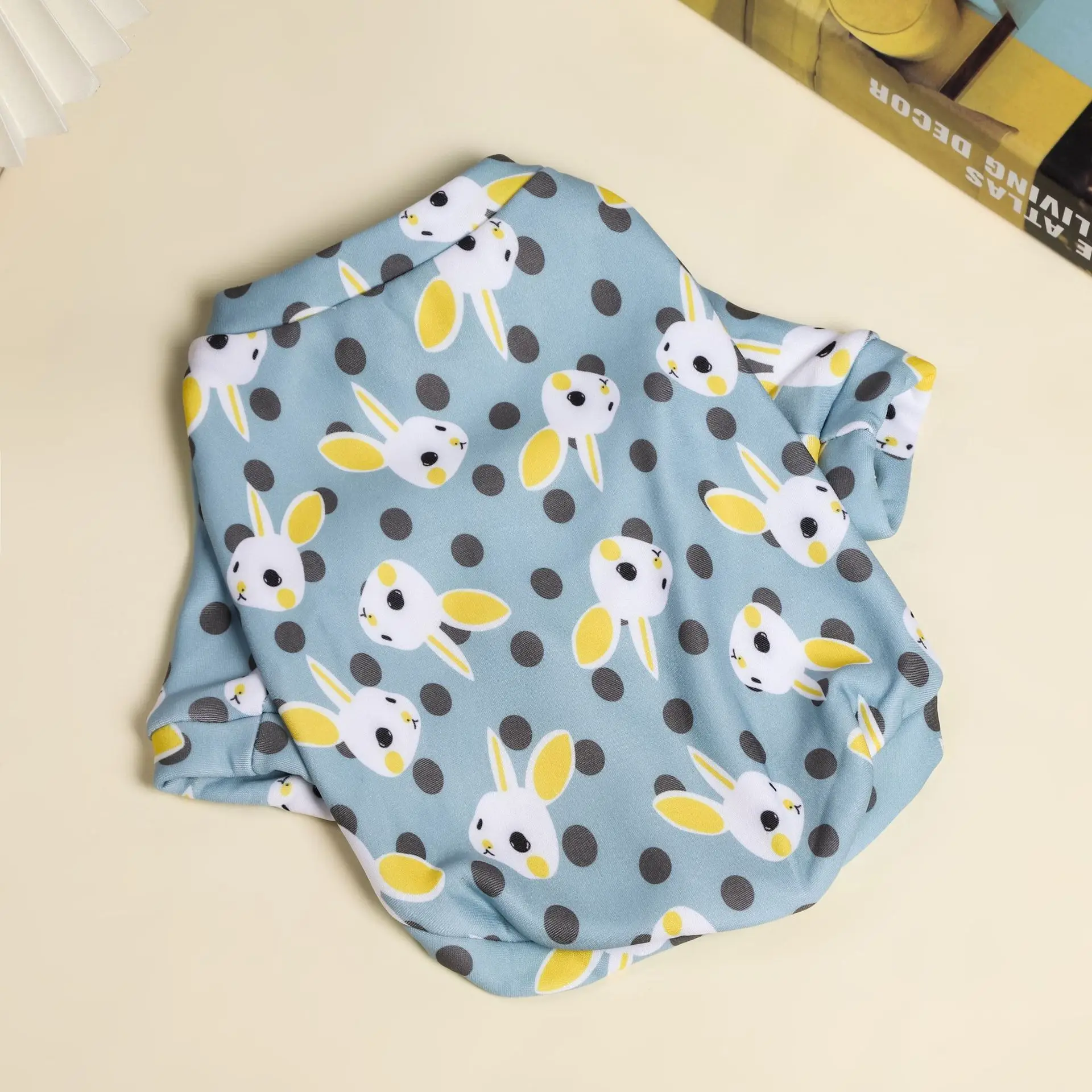 Hot Sale Pet Apparel & Accessories Pet Products New Dog Clothes Fashion Sweater Casual Luxury Pet Shirts Clothes Puppy Clothes