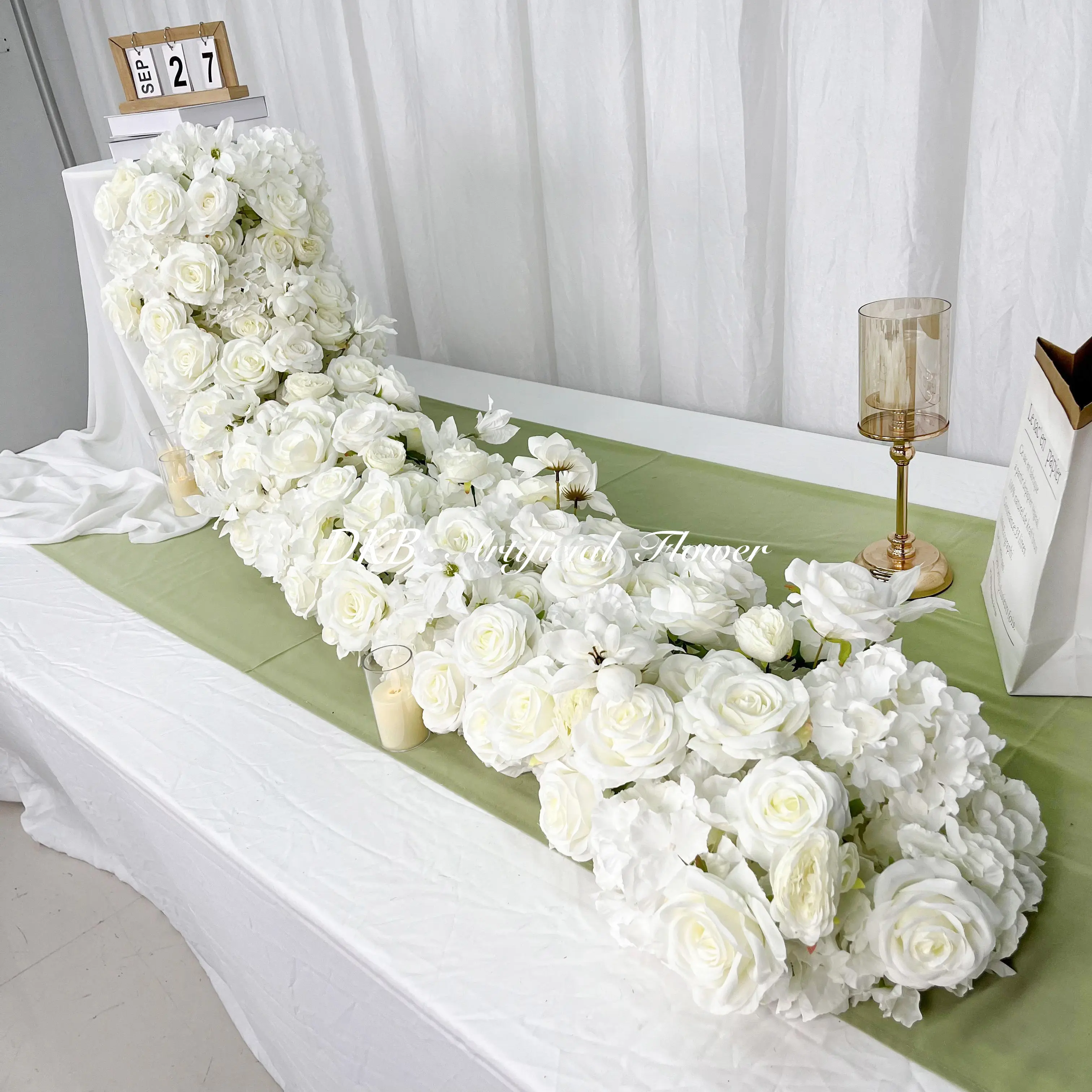 2024 popular new Wedding Centerpieces and Table Decorations white silk rose flower aisle runner for wedding
