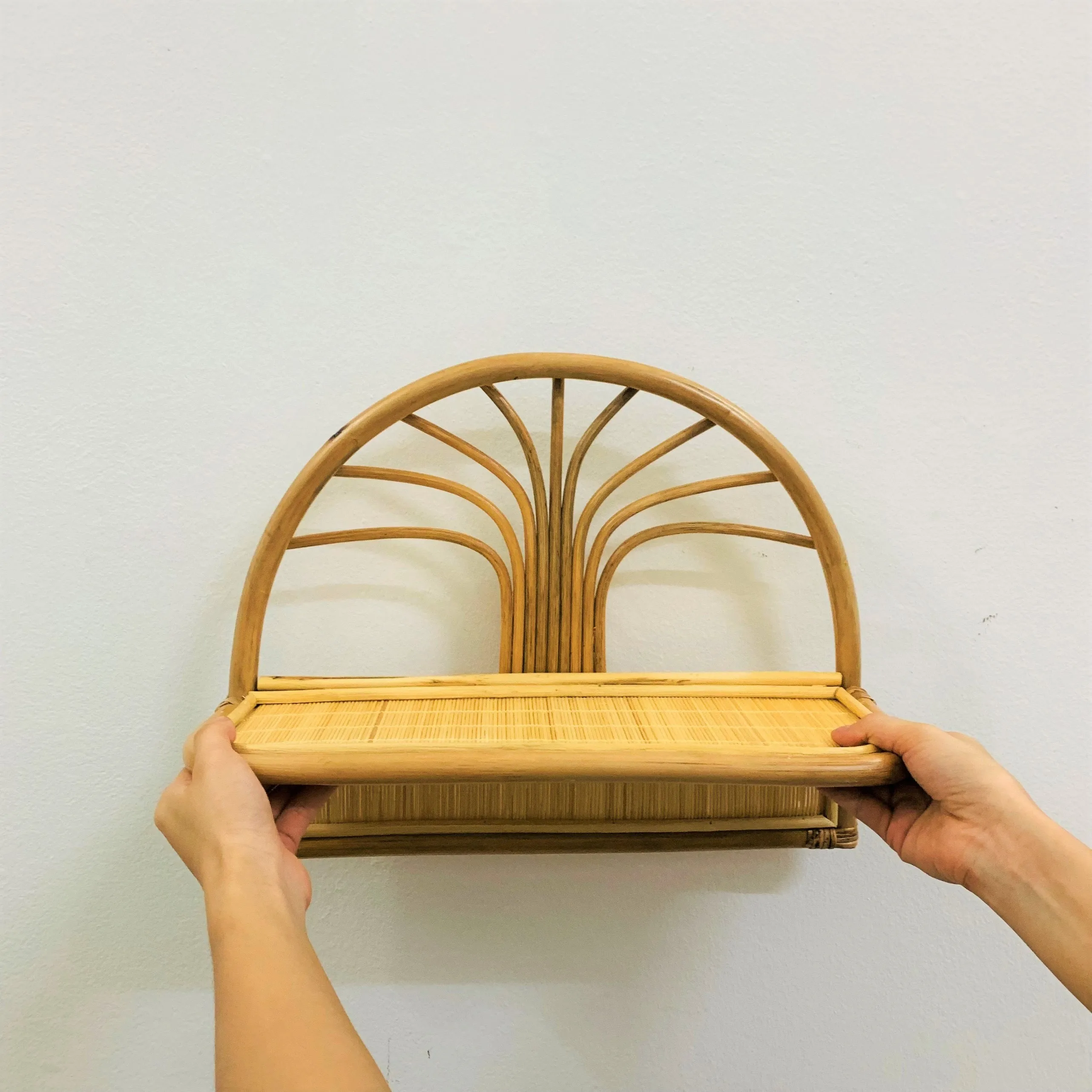 Premium Quality Natural Color1 Tier Wall-Mounted Arch Shelf Combined With Bamboo Surface From Vietnam