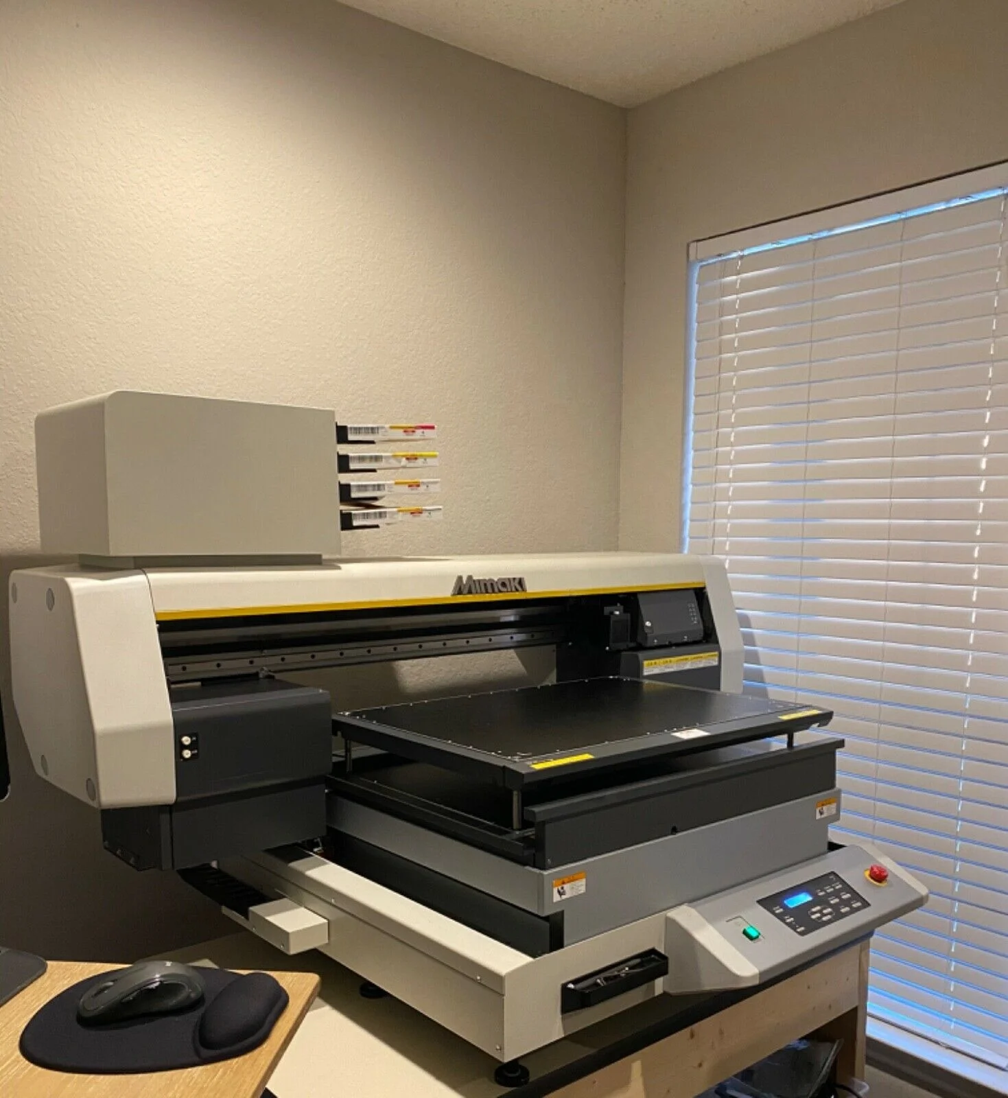 Б/у Mimaki UJF-6042 планшетный УФ принтер useLH-100/LUS-120/LUS-150