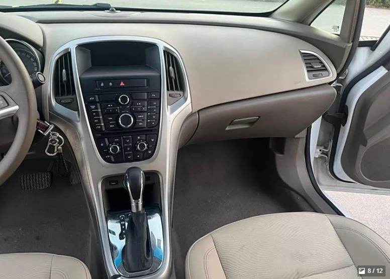 Yinglong 2013 GT1.6L Автоматическая модная версия США Buick Подержанный автомобиль