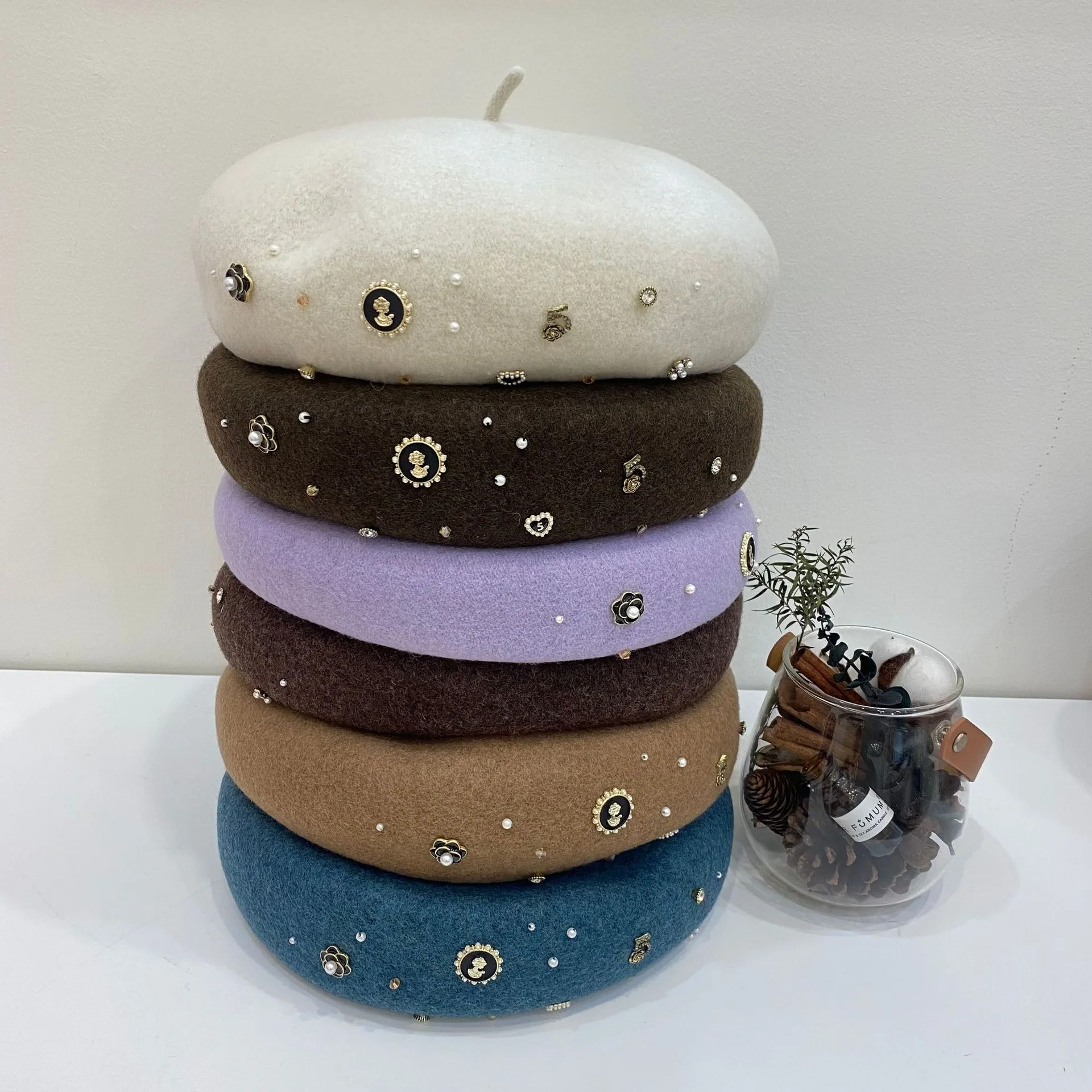 2025 New Arrival Fashion Wool Beret Hats High Quality Luxury Printed Bucket Hats Hot Sale Winter Warm Bucket Hats For Adults