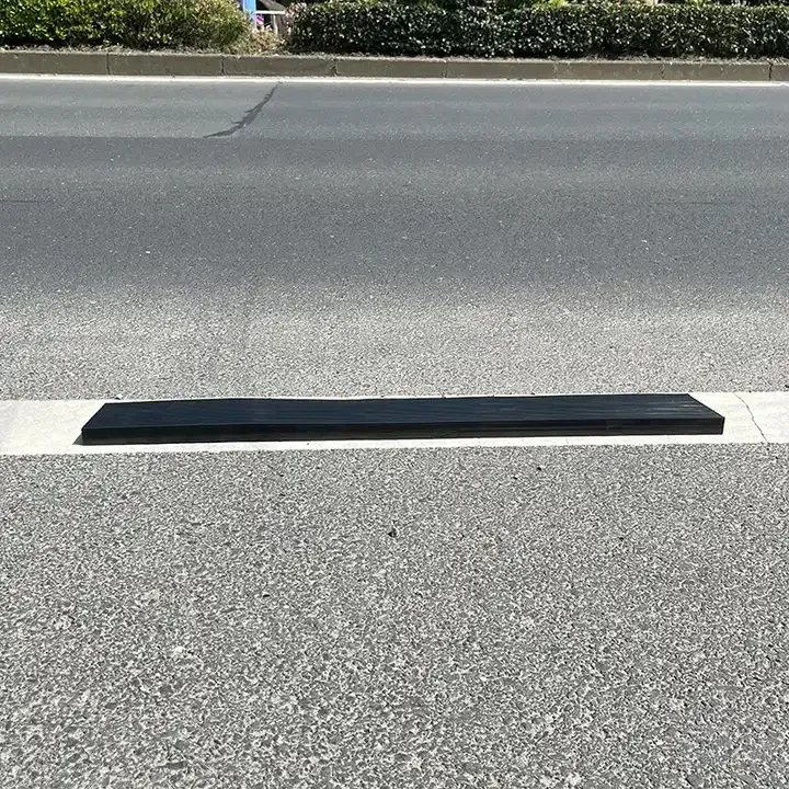 900*140*15mm Hot Selling Traffic Road Door Floor Anti-Pressure Rubber Safety Kerb Ramp