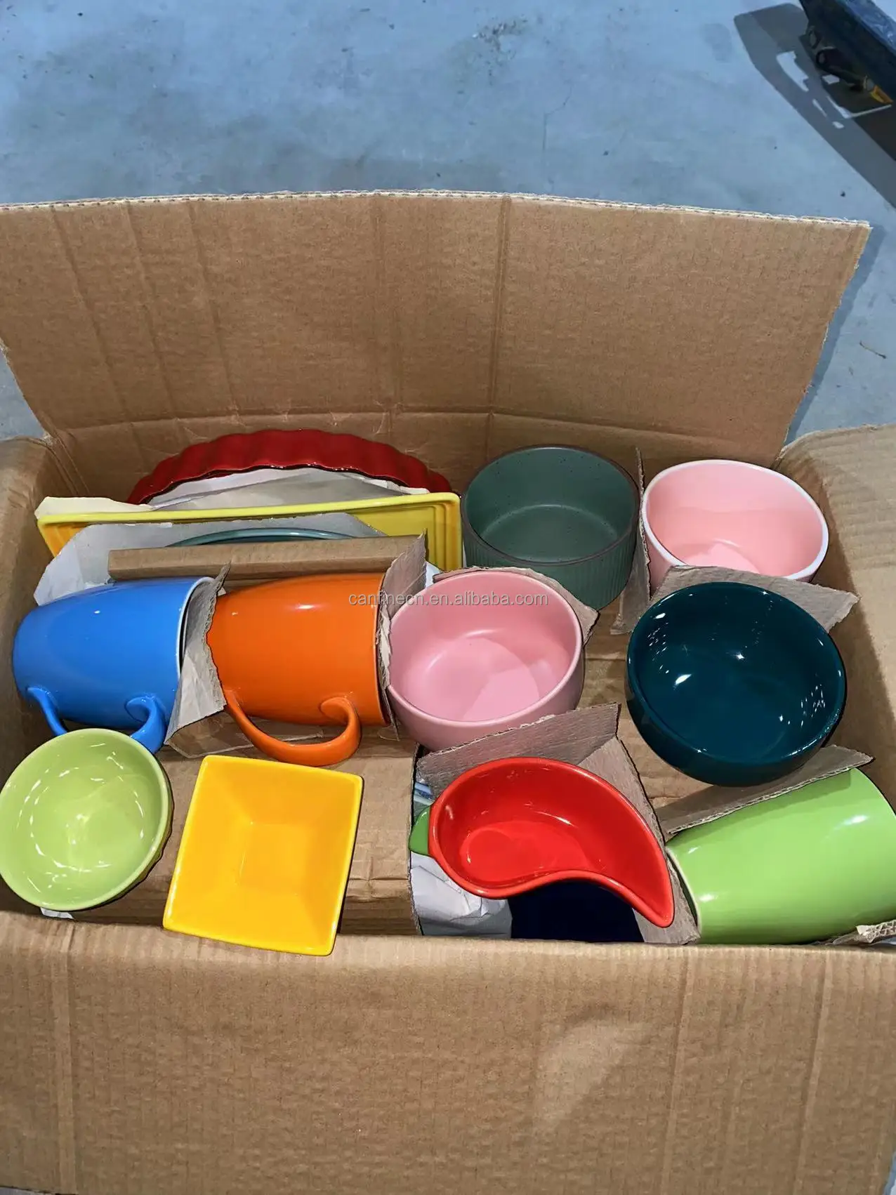 Factory wholesale low-price colored glazed ceramic bowls sold by ton