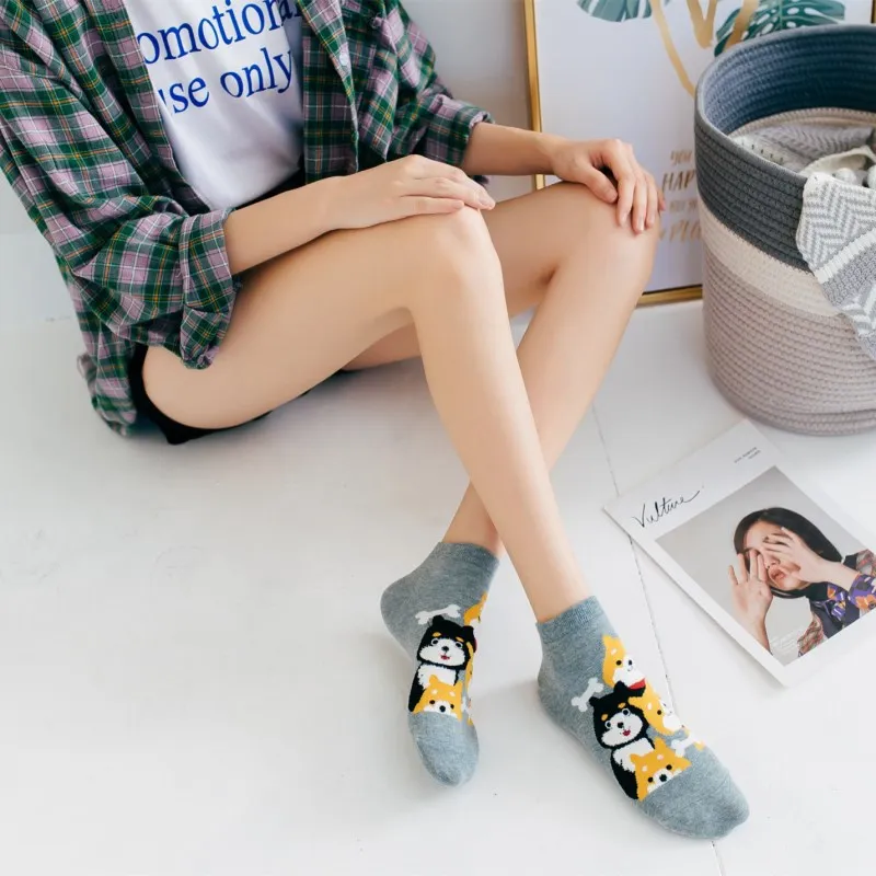 New European and American mixed color wholesale youth socks cartoon jacquard dog feather yarn female socks