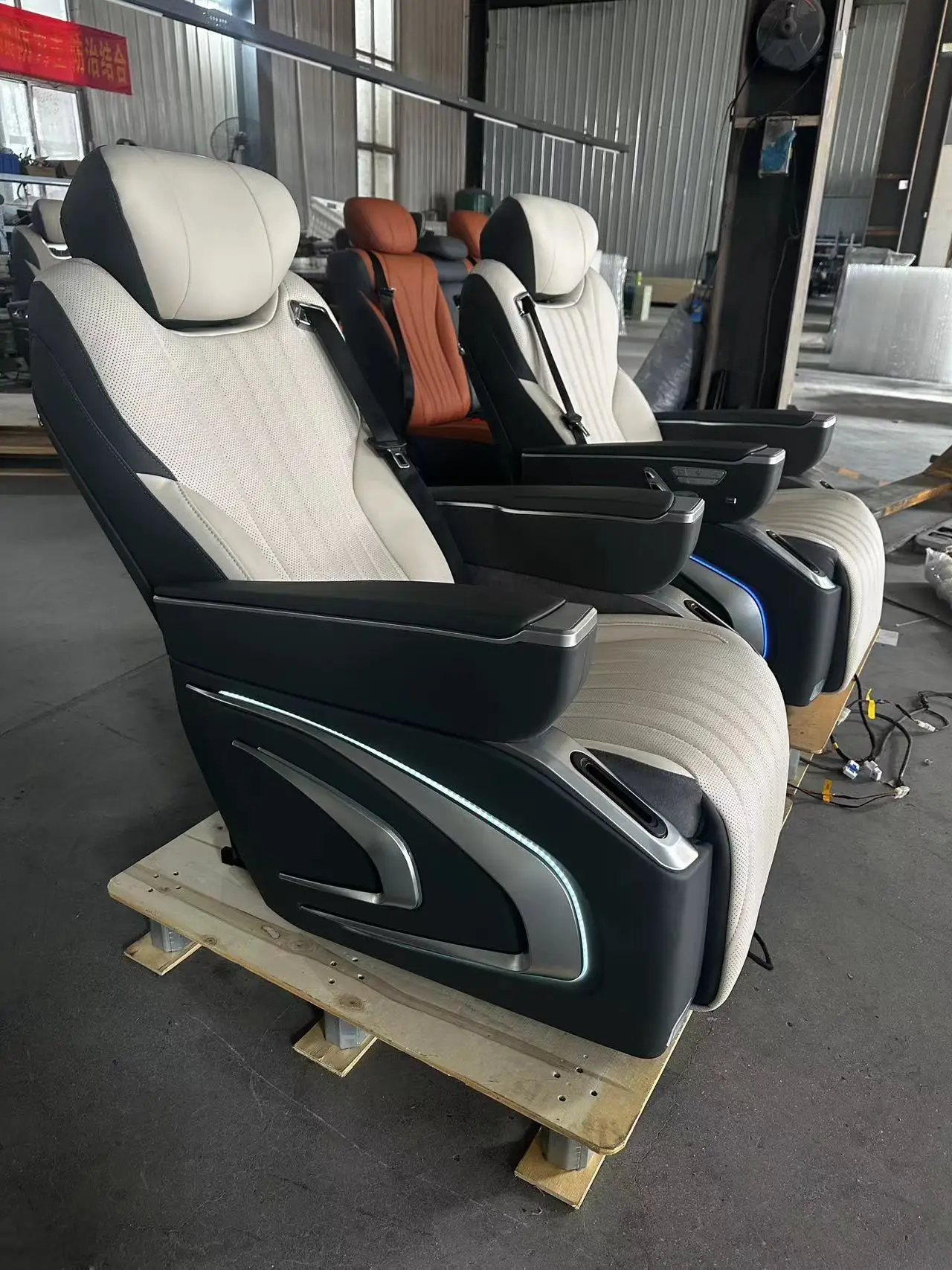 Toyota Sienna Aero Seat with Electric Adjustment Aviation Heating & Massage Ventilation Interior Upgrade & Refit