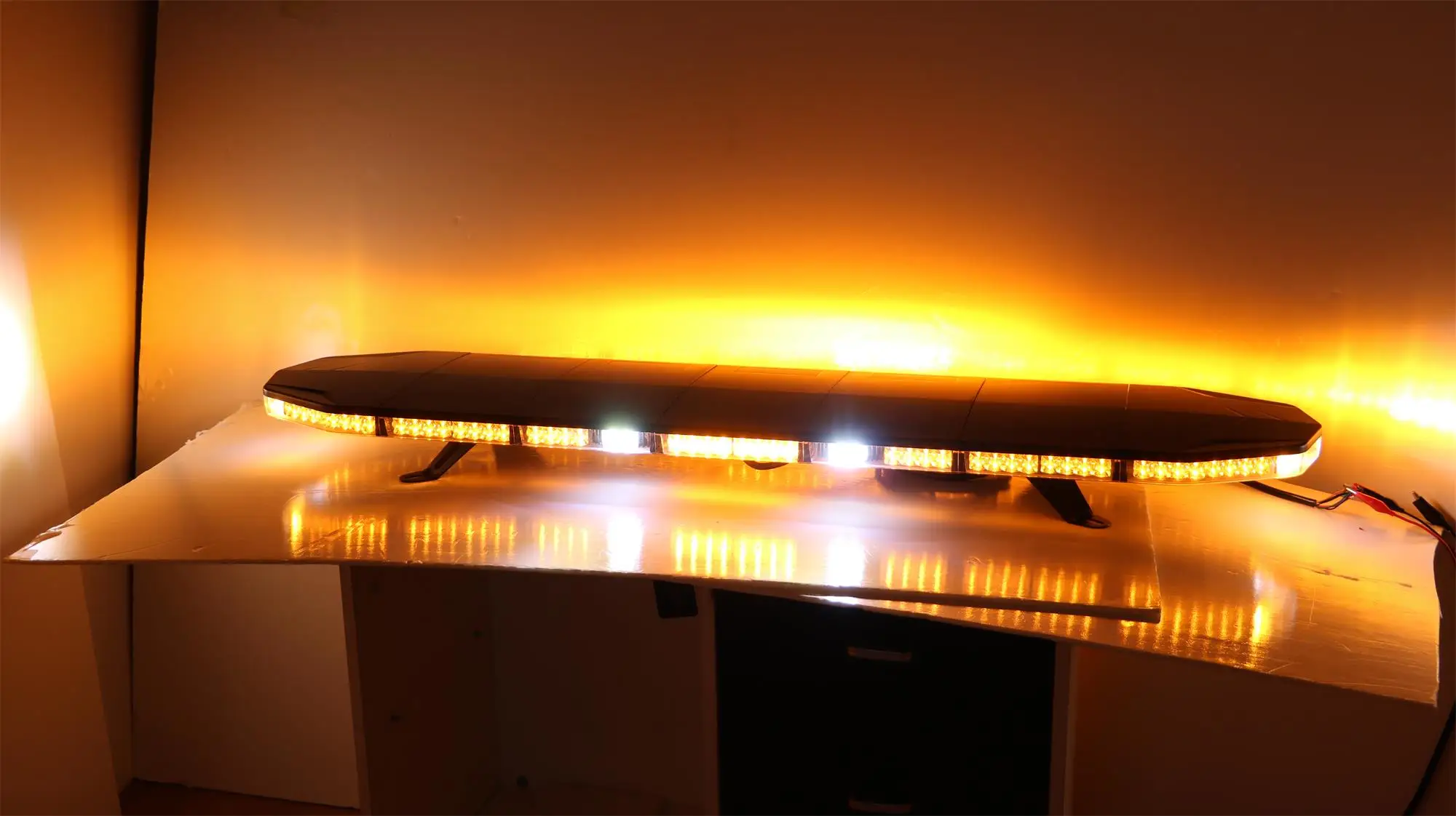 LED lamp,LED warning light bar, 144w,12-24v,1357mm. ECE R65, R10