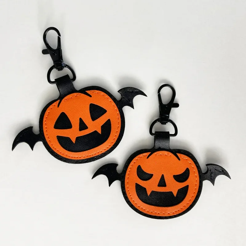 Double-sided Pumpkin Keychain Halloween Leather Keychain PU Leather Halloween Pumpkin Bat Keychain Key Ring Gift for Him