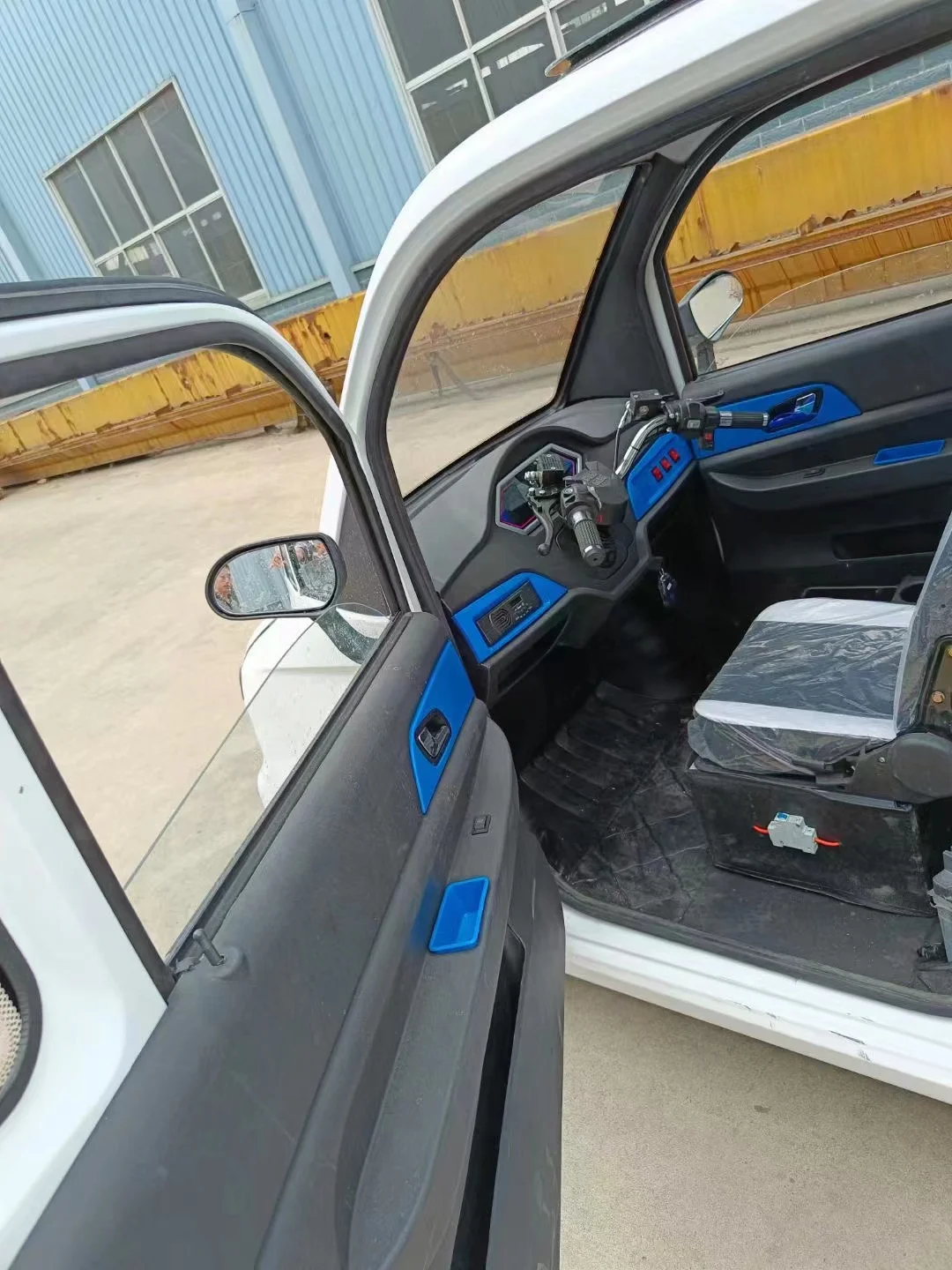 2023 new releaseed close body electric passenger vehicle motorized electric car electric mini car