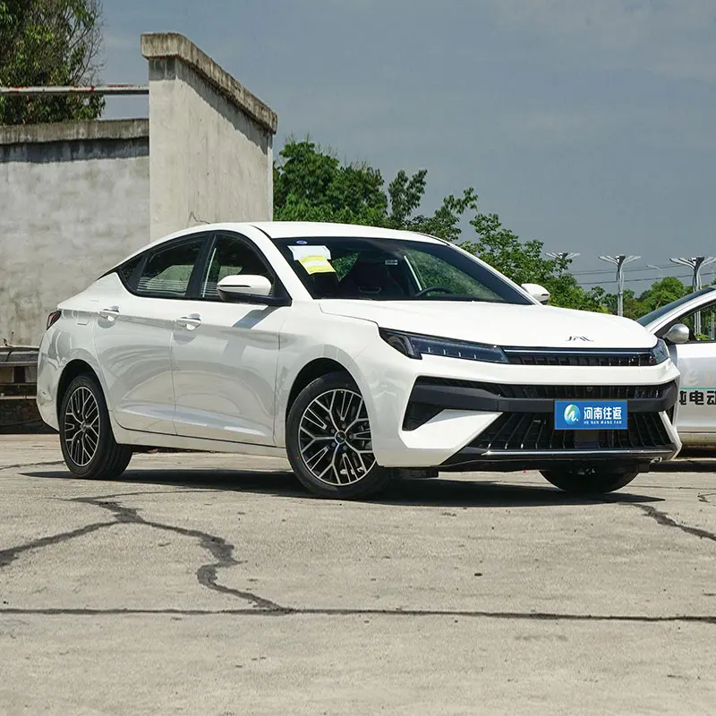 Jac A5 Plus автомобильный китайский компактный автомобиль Jianghuai 2023 5-дверный 5-местный хэтчбек спортивный