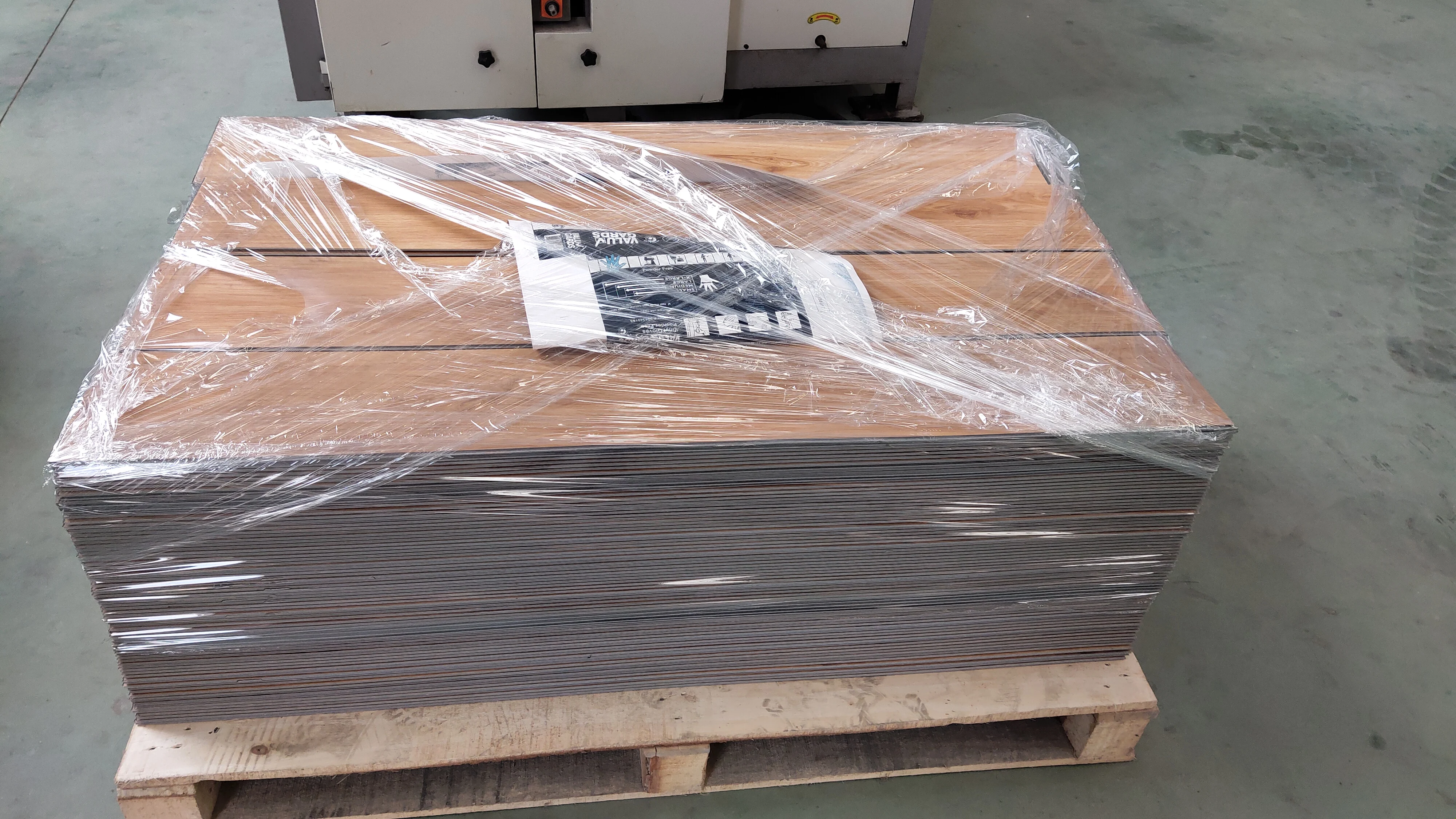 200T ПВХ напольный материал PLC контролируемый штамповочный пресс