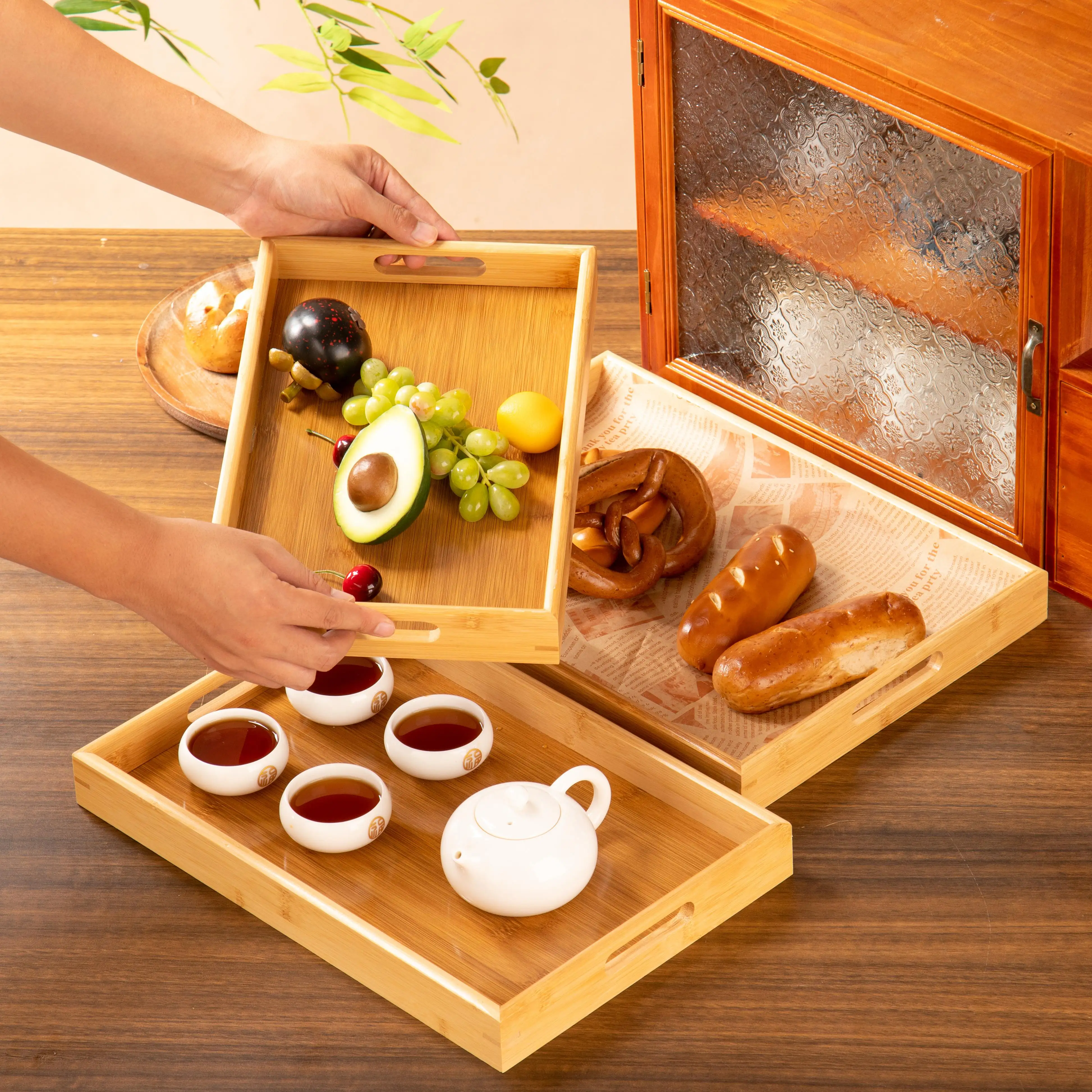 China Custom Brown Food Vintage Kitchen Breakfast Coffee Rectangular Decorative Home wholesale Bamboo Serving Tray with handle